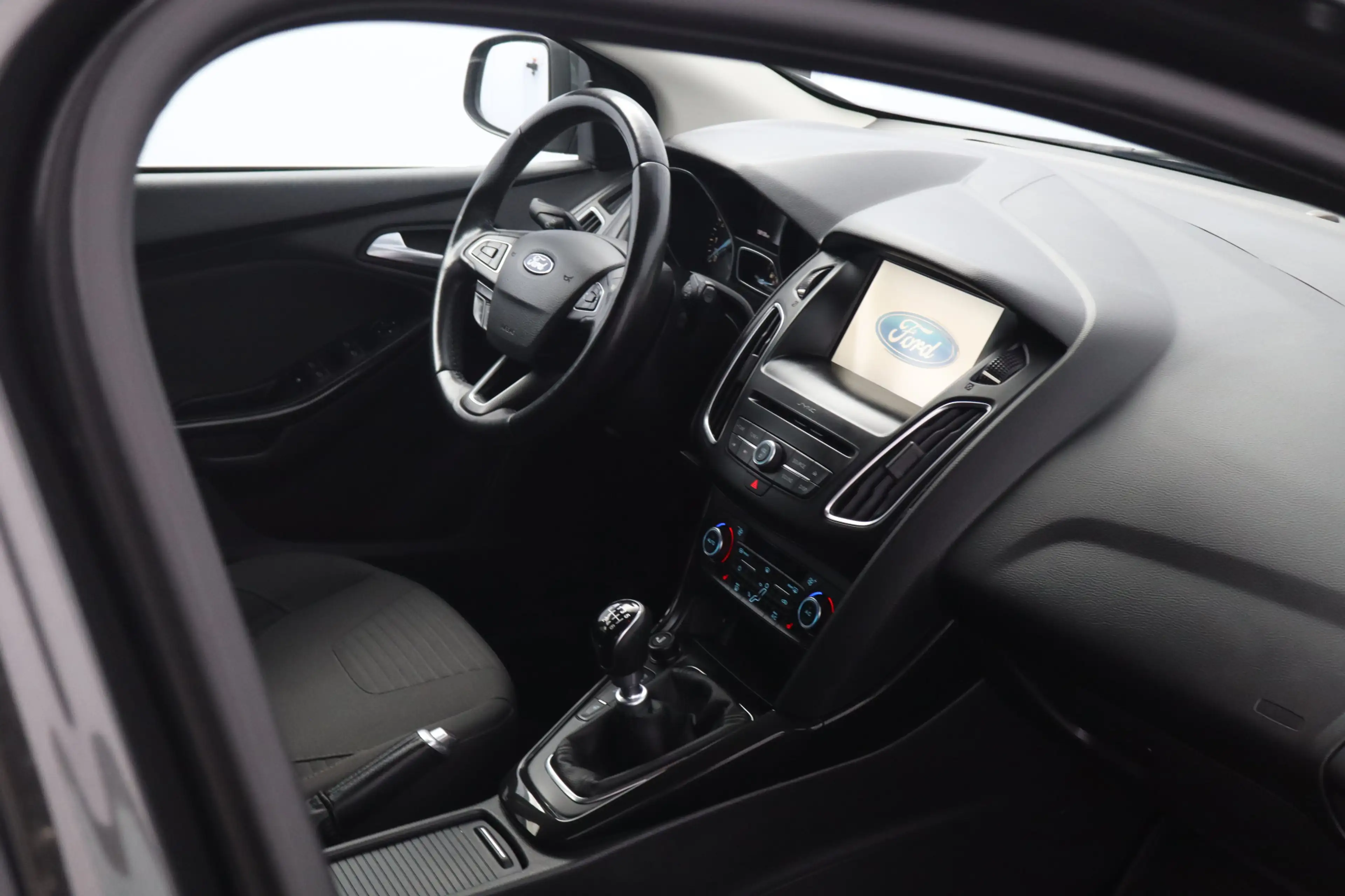 Ford Focus Wagon 1.0 Titanium/ Trekhaak/ Stuurverw/ Stoelverw — photo 34
