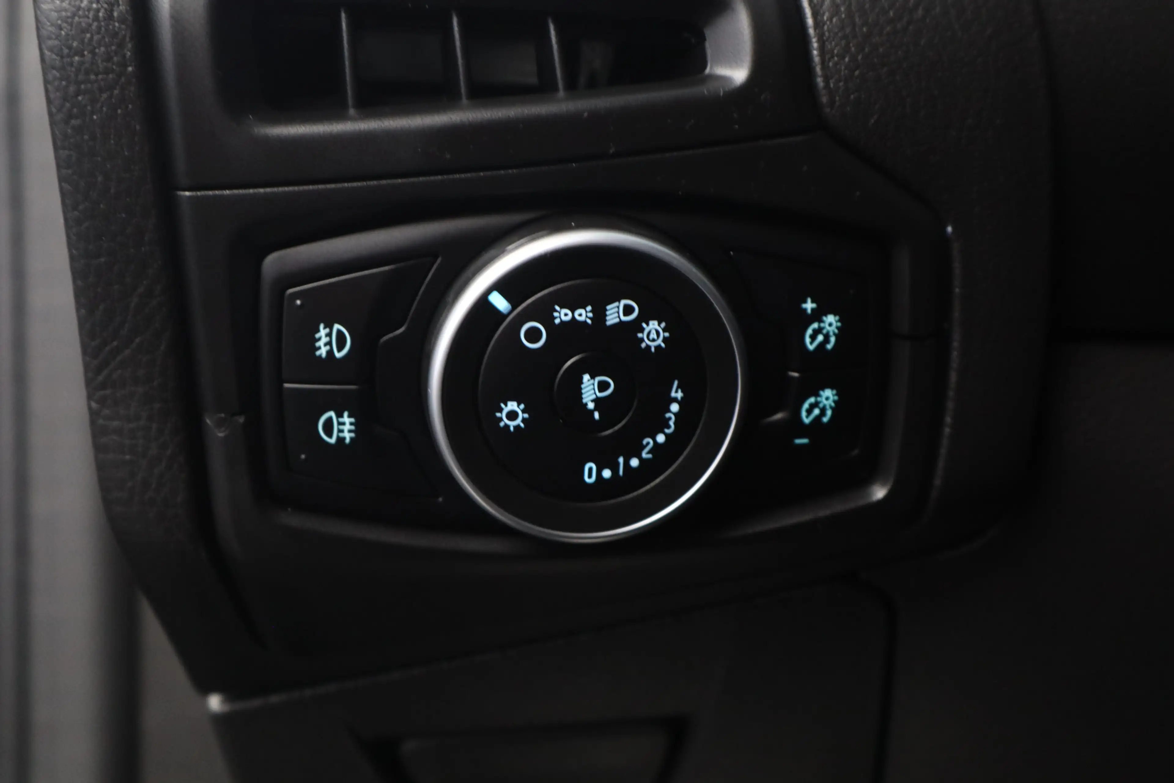 Ford Focus Wagon 1.0 Titanium/ Trekhaak/ Stuurverw/ Stoelverw — photo 20