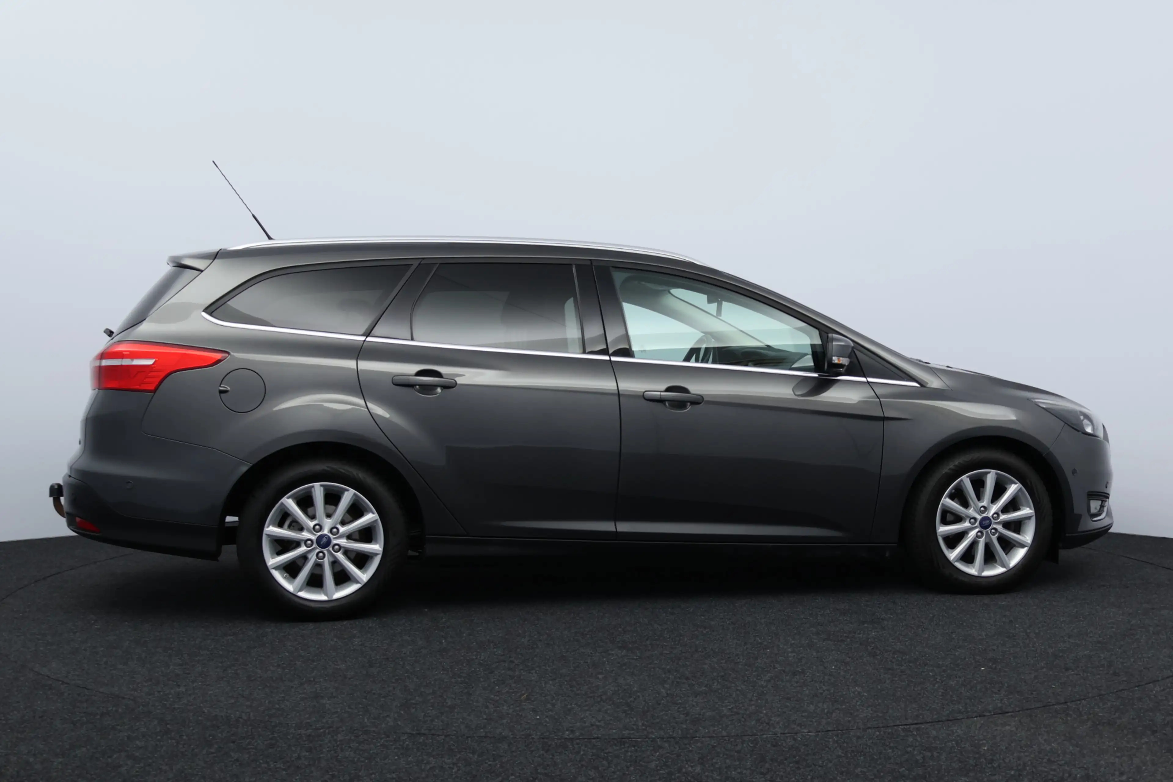 Ford Focus Wagon 1.0 Titanium/ Trekhaak/ Stuurverw/ Stoelverw — photo 13