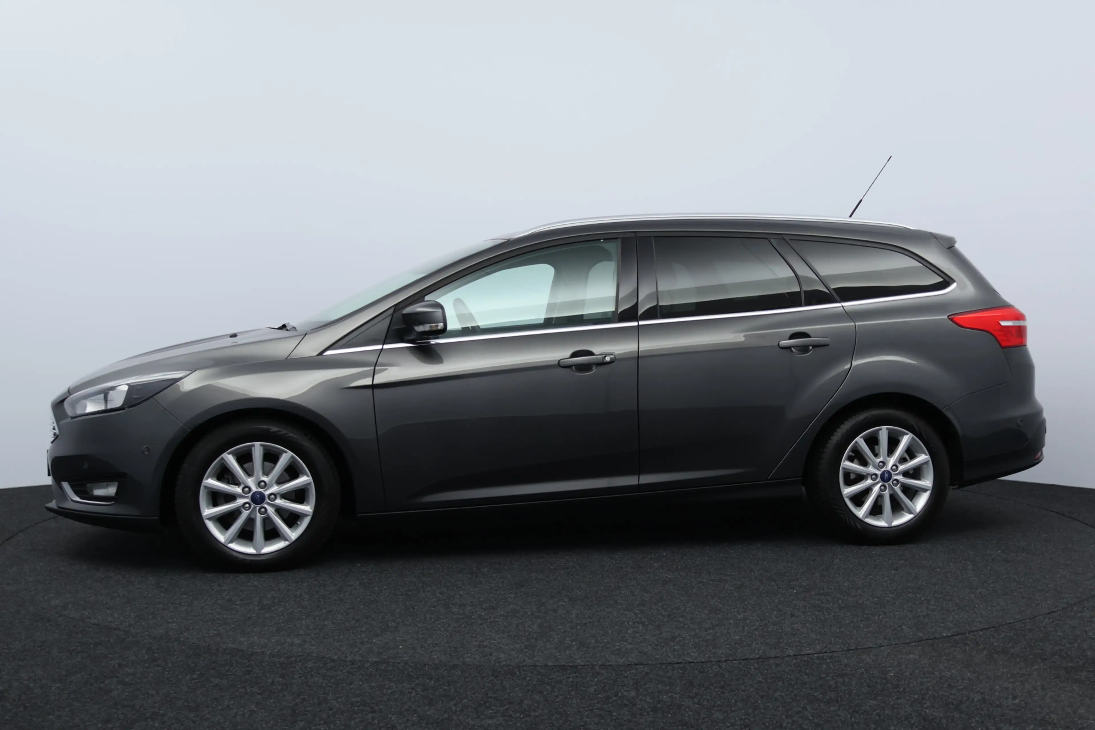 Ford Focus Wagon 1.0 Titanium/ Trekhaak/ Stuurverw/ Stoelverw — photo 4