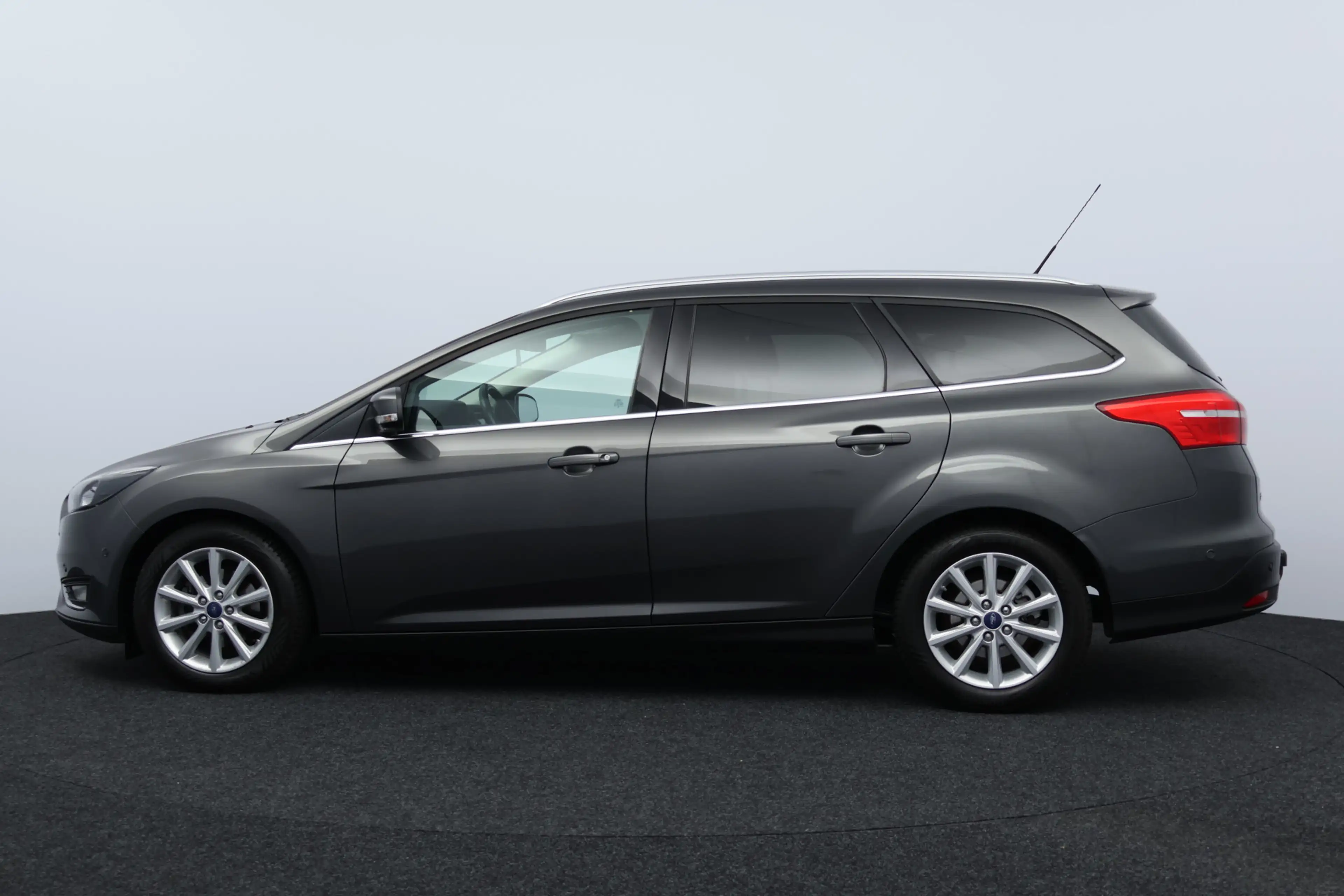 Ford Focus Wagon 1.0 Titanium/ Trekhaak/ Stuurverw/ Stoelverw — photo 5