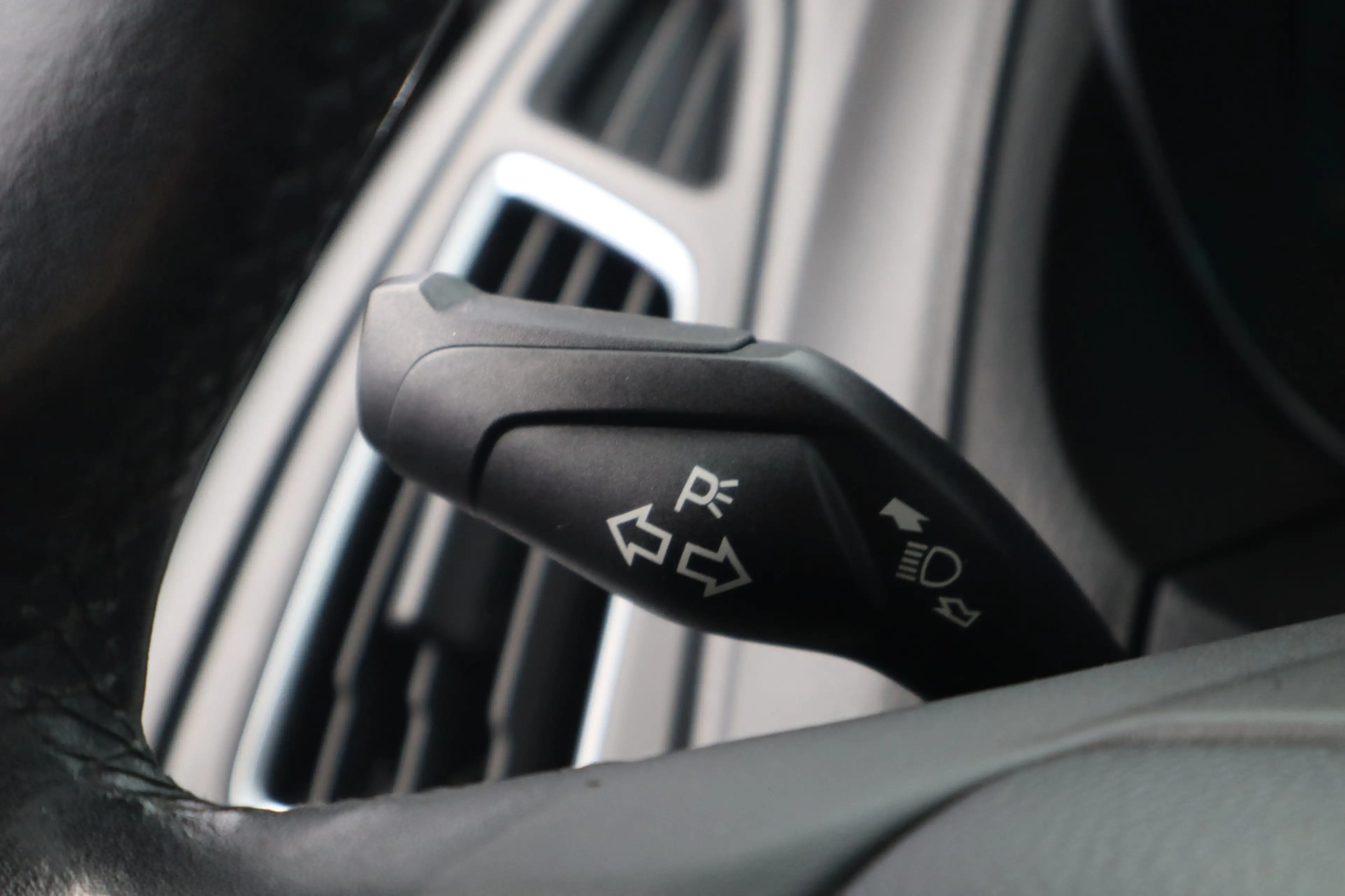 Ford Focus Wagon 1.0 Titanium/ Trekhaak/ Stuurverw/ Stoelverw — photo 42