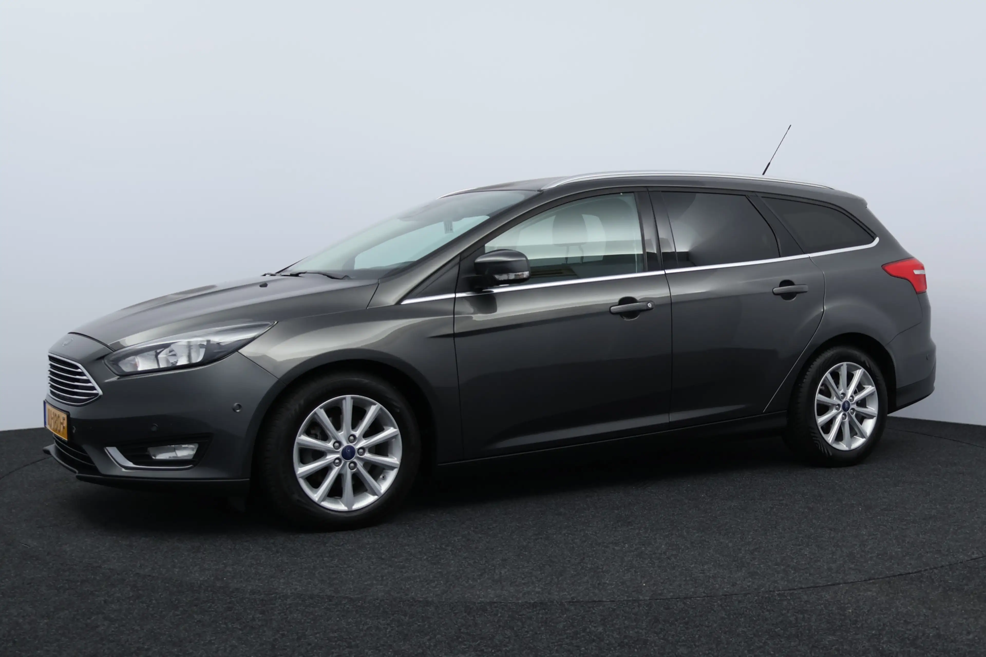 Ford Focus Wagon 1.0 Titanium/ Trekhaak/ Stuurverw/ Stoelverw — photo 3