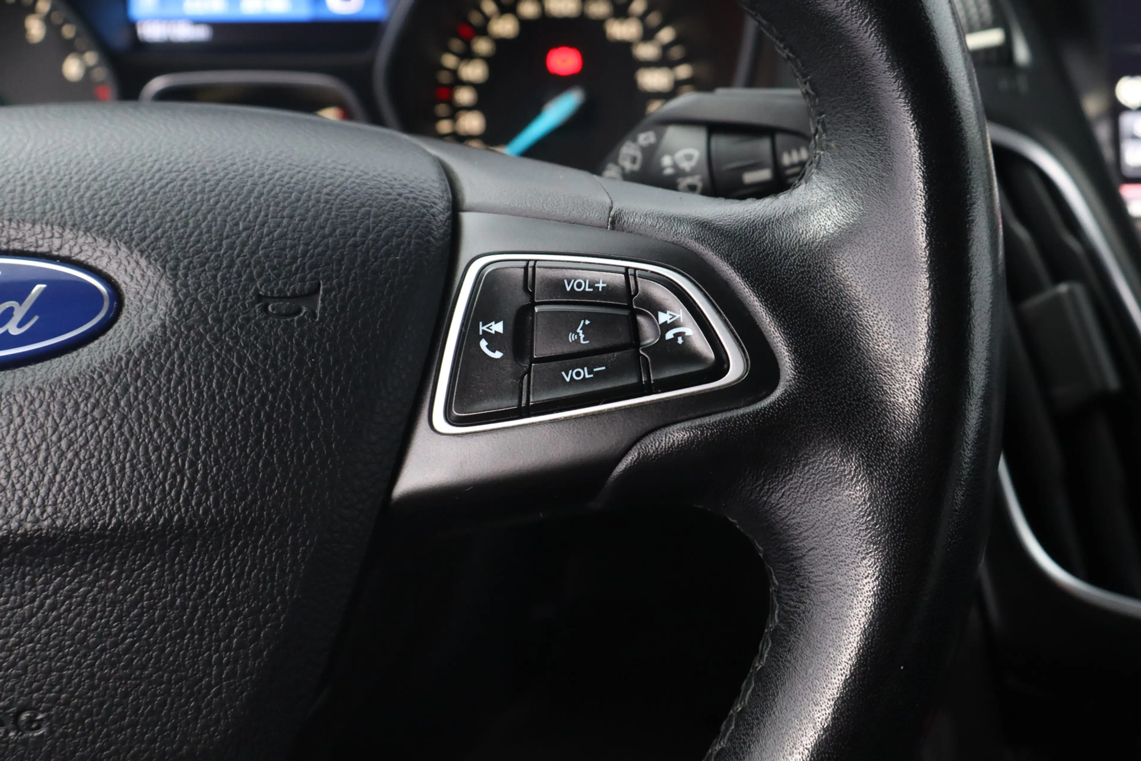 Ford Focus Wagon 1.0 Titanium/ Trekhaak/ Stuurverw/ Stoelverw — photo 46