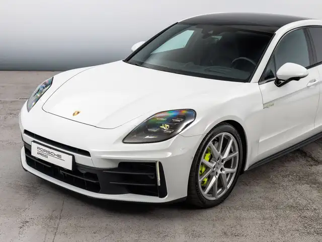 Porsche Panamera view 6