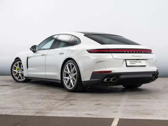 Porsche Panamera view 3