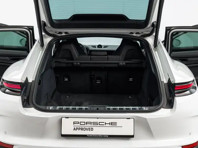 Porsche Panamera view 15