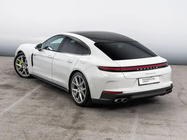 Porsche Panamera view 8