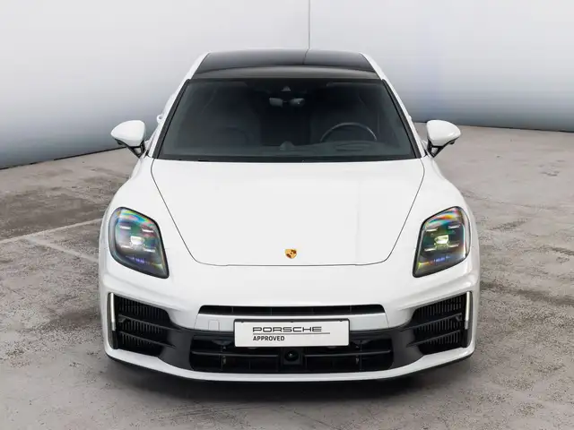 Porsche Panamera view 5