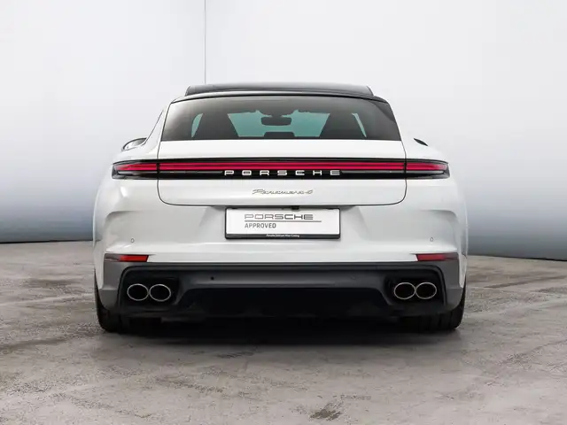 Porsche Panamera view 10