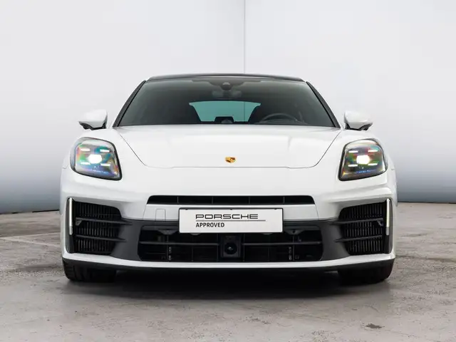 Porsche Panamera view 4
