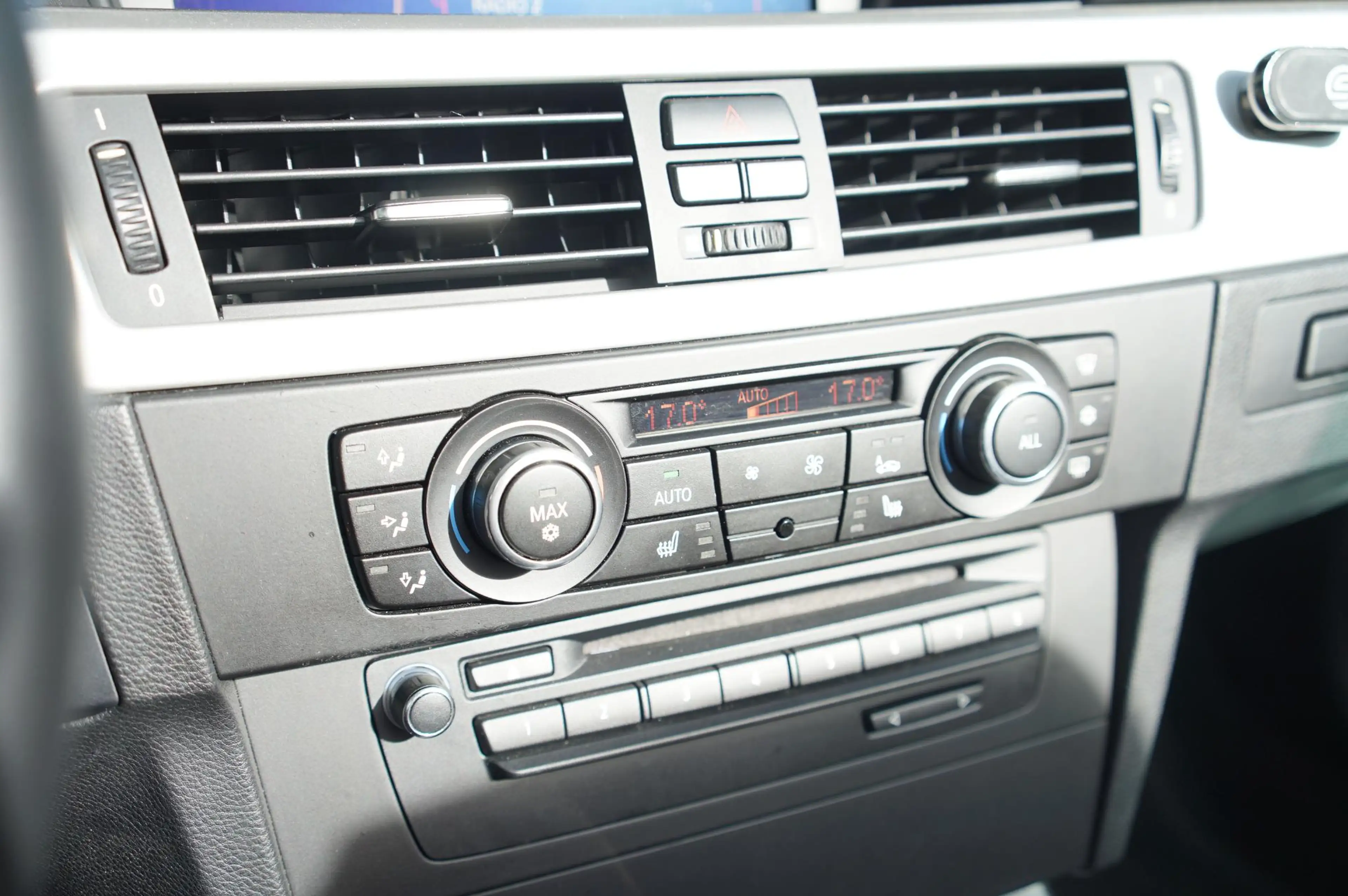 BMW 335 335i High EXE cabrio — photo 9