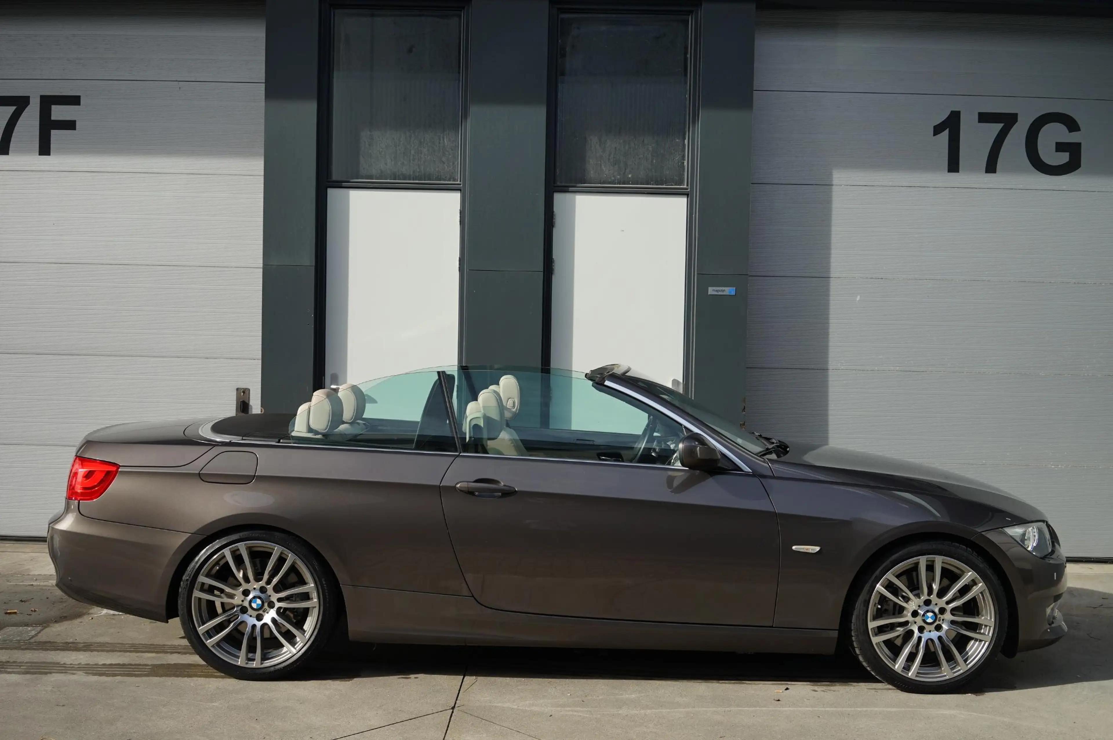 BMW 335 335i High EXE cabrio — photo 2