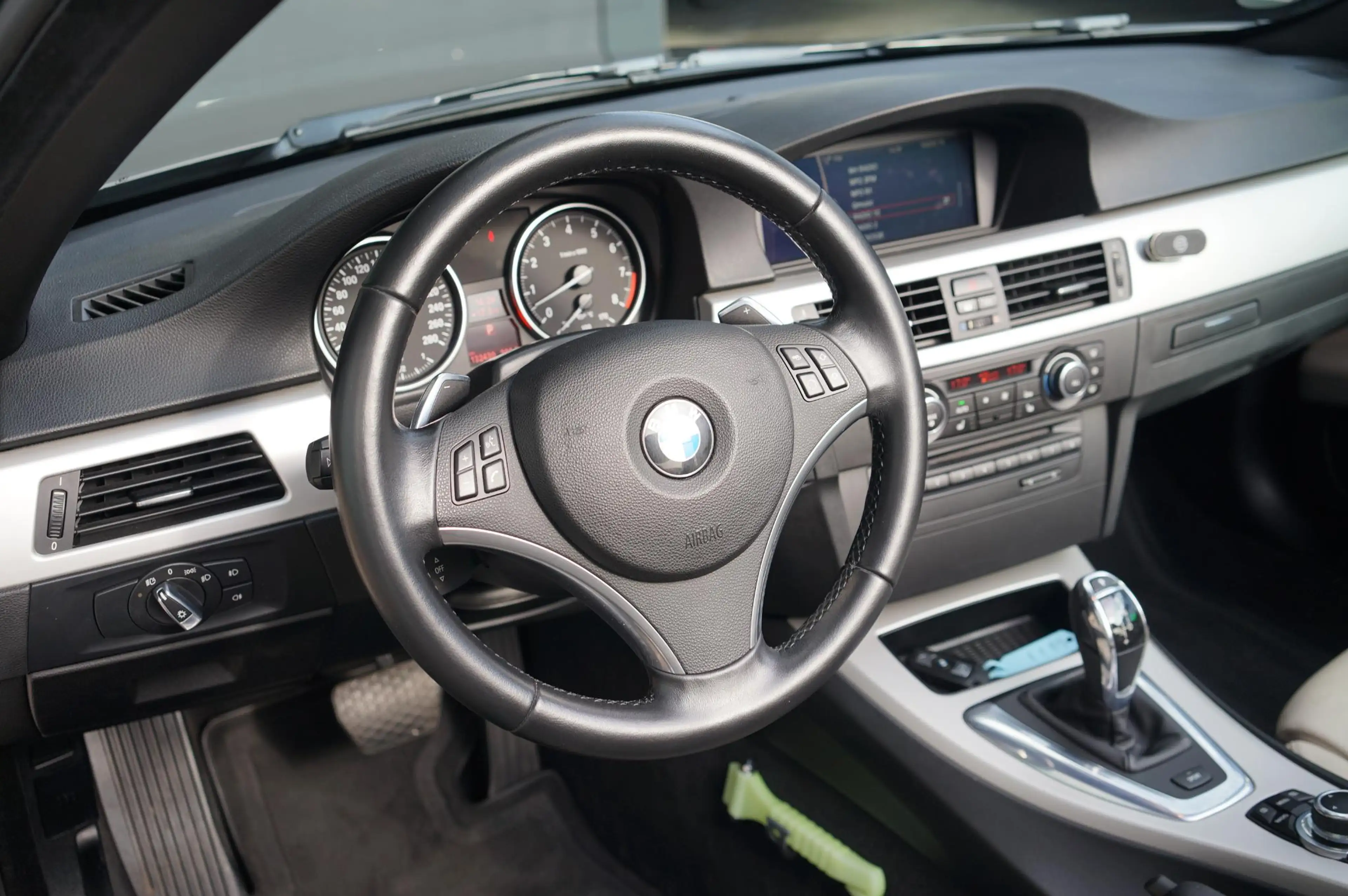 BMW 335 335i High EXE cabrio — photo 3