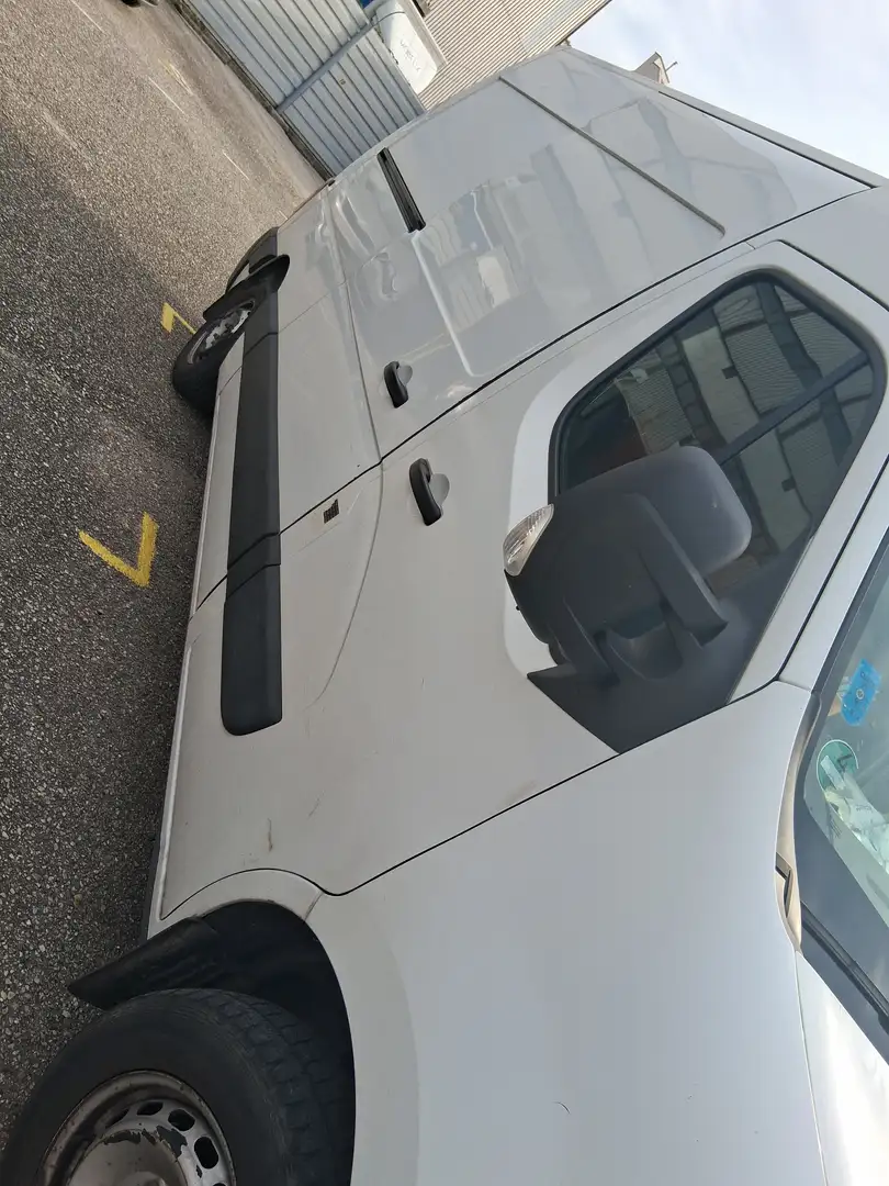 Renault Master Kastenwagen L2H2 Weiß - 2