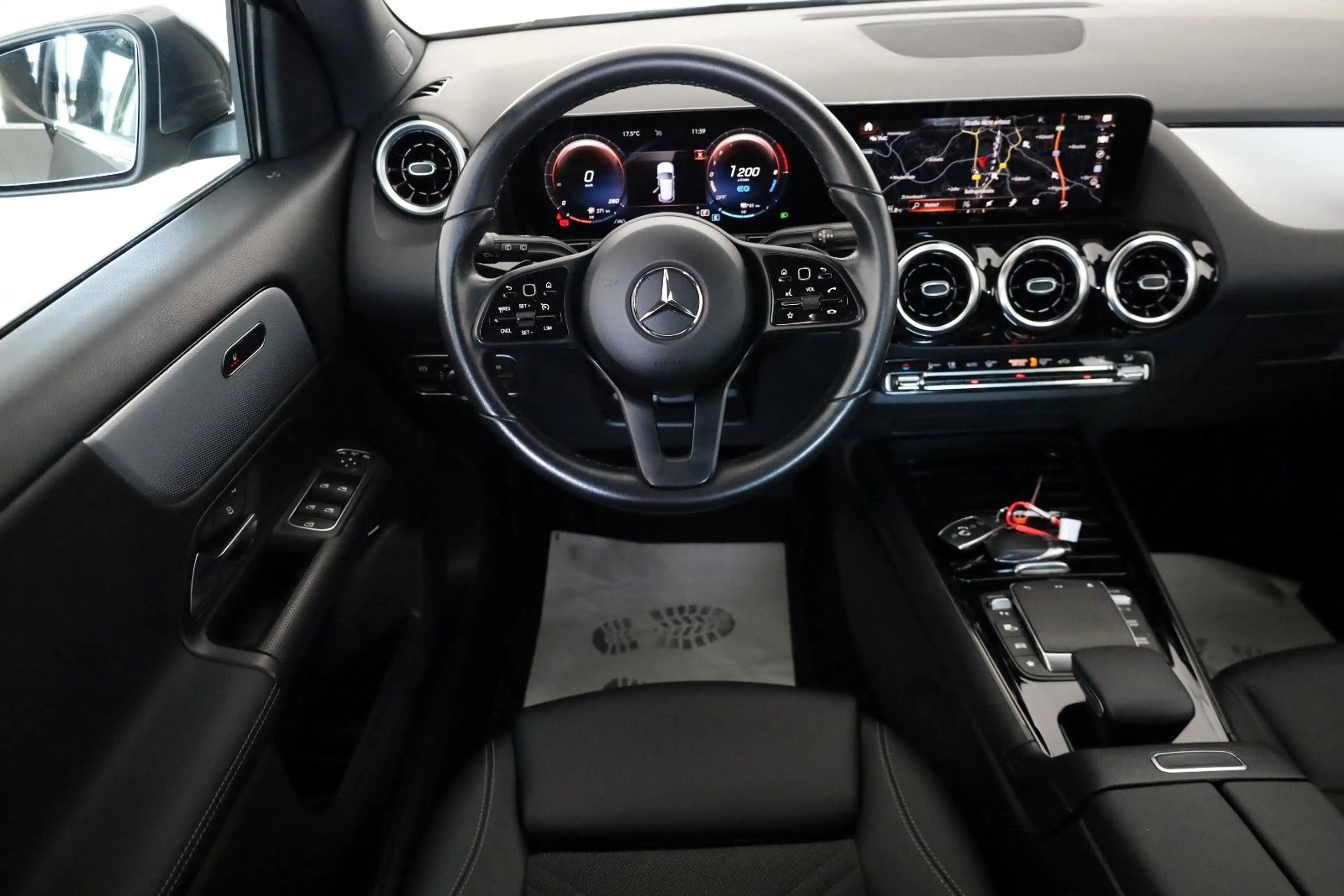 Mercedes-Benz GLA 250 e Style,T.Leder,Navi,LED,SH — photo 10