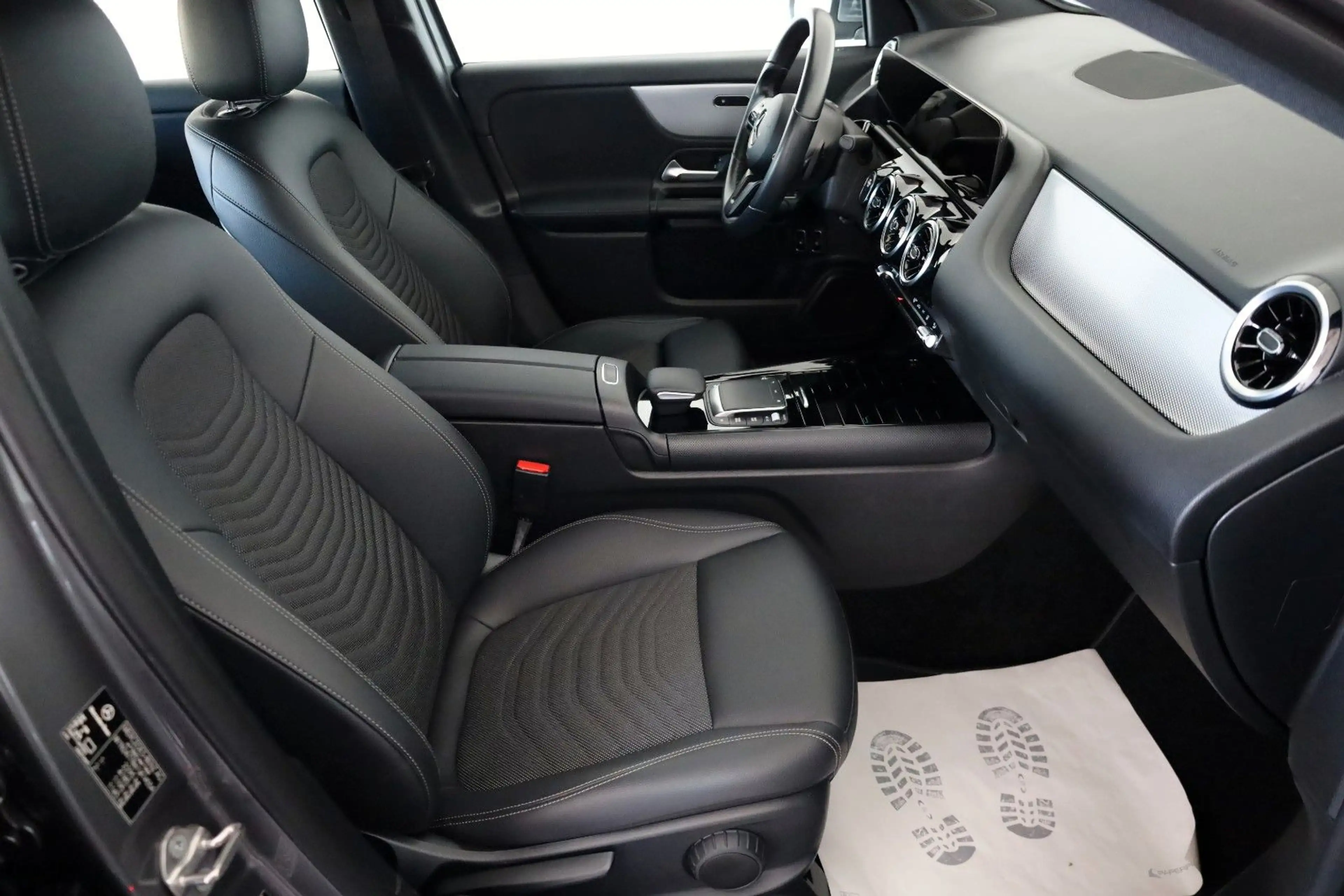 Mercedes-Benz GLA 250 e Style,T.Leder,Navi,LED,SH — photo 5