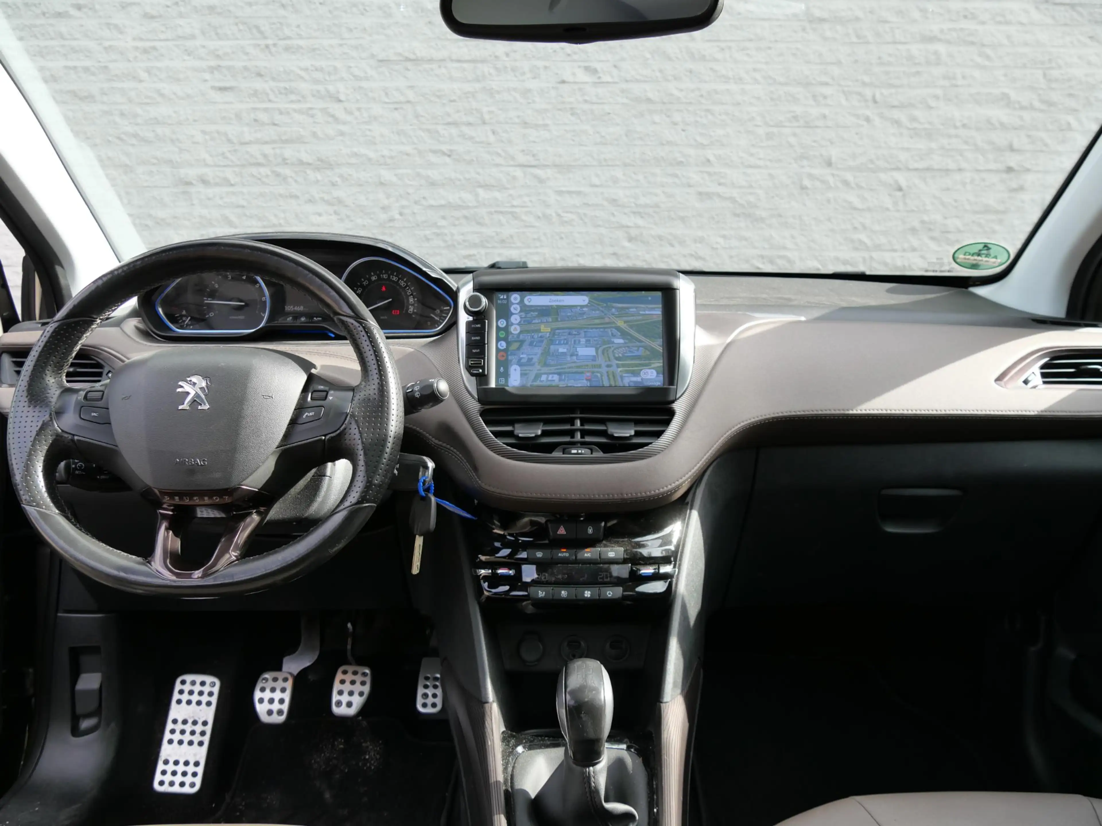 Peugeot 2008 1.6VTi FELINE/ PANORAMADAK/ TREKHAAK/ ALL-SEASON/ — photo 4