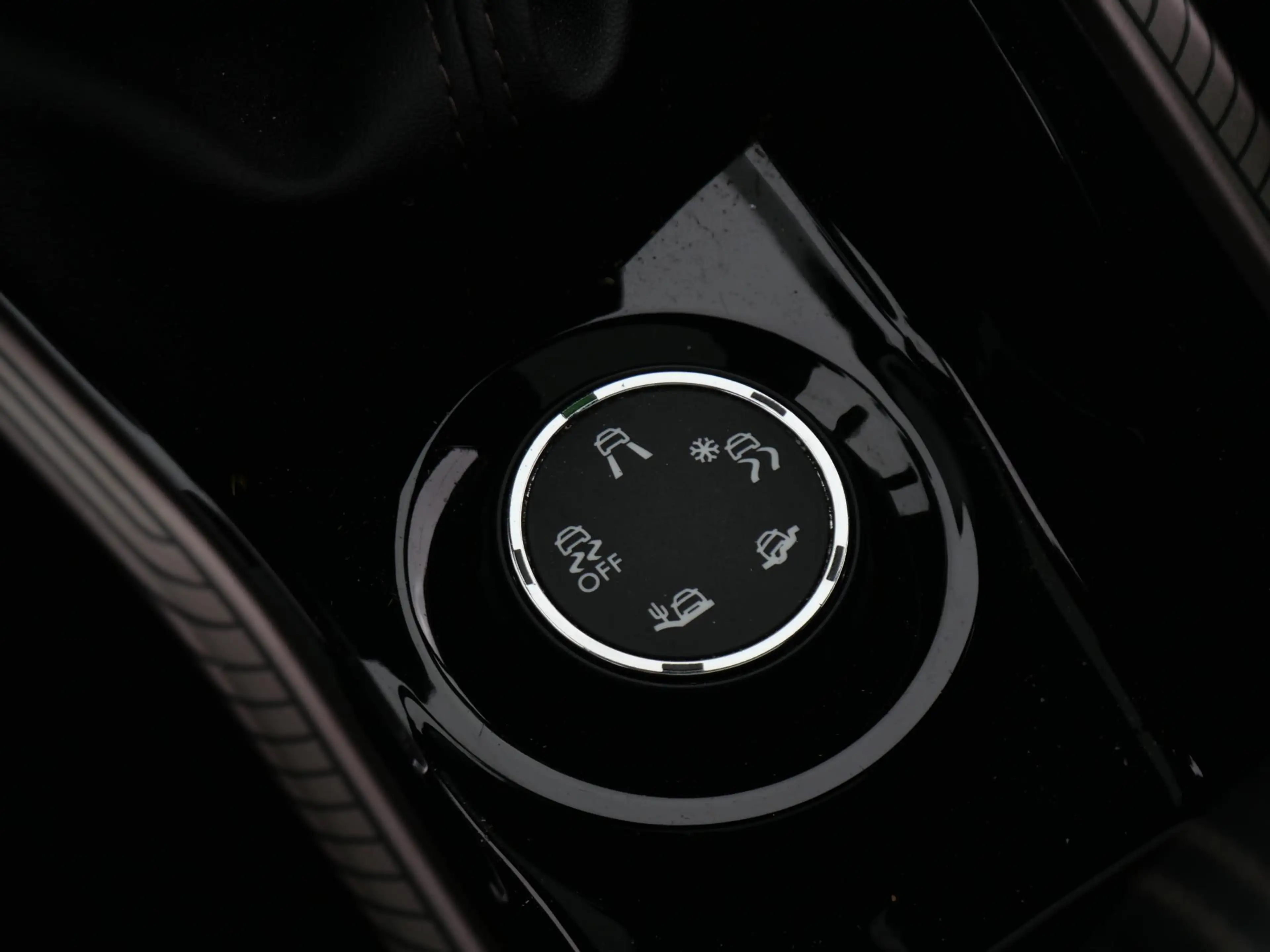 Peugeot 2008 1.6VTi FELINE/ PANORAMADAK/ TREKHAAK/ ALL-SEASON/ — photo 9