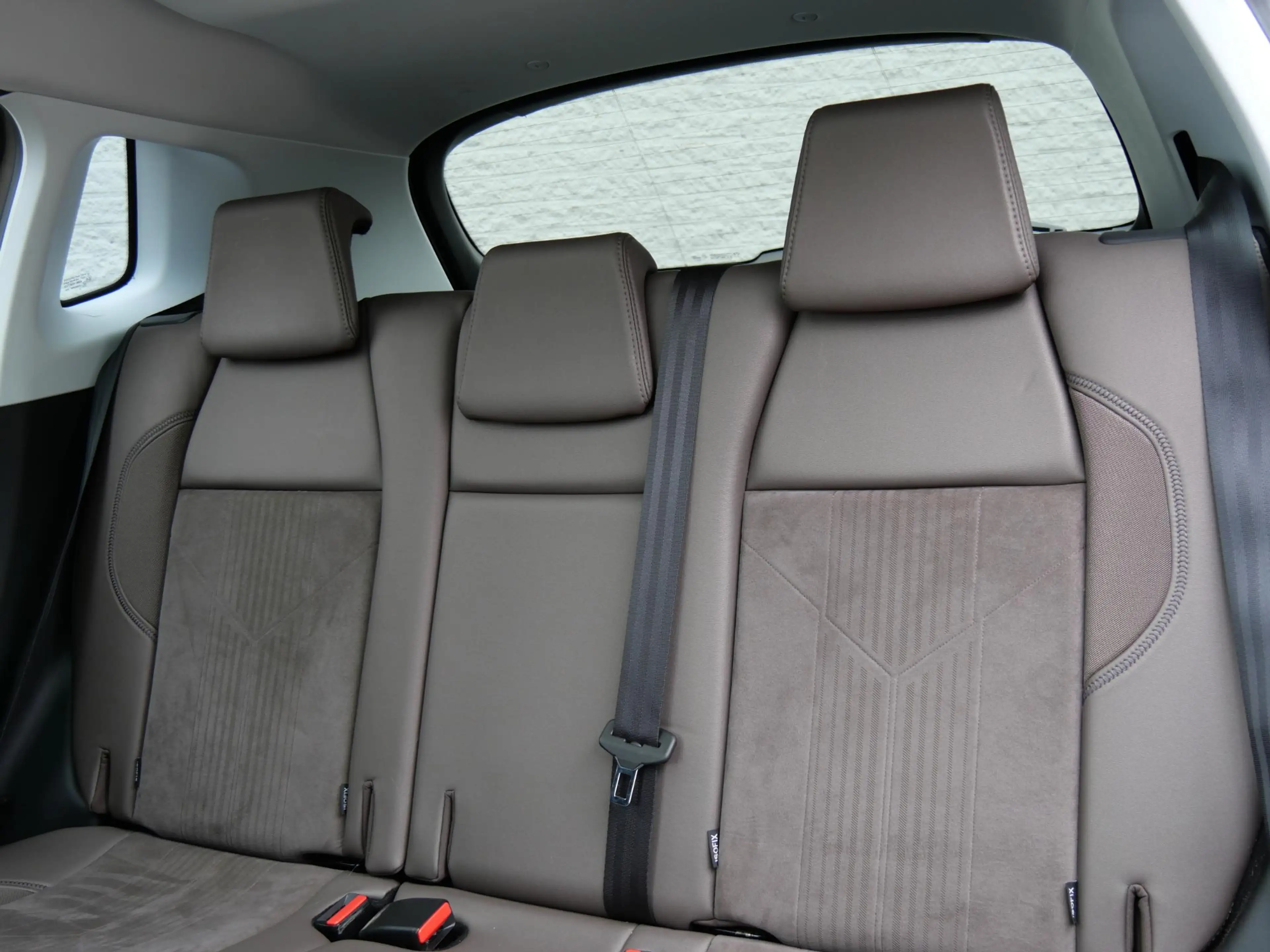 Peugeot 2008 1.6VTi FELINE/ PANORAMADAK/ TREKHAAK/ ALL-SEASON/ — photo 6