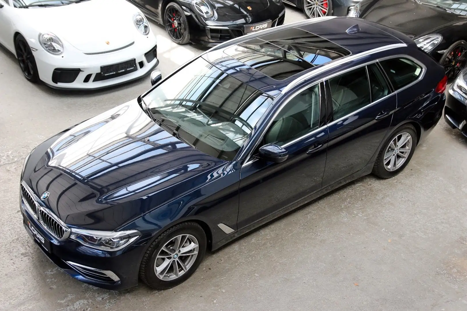 BMW 540 d xDrive Luxury Line KomfortSi Pano ACC AHK Blauw - 1