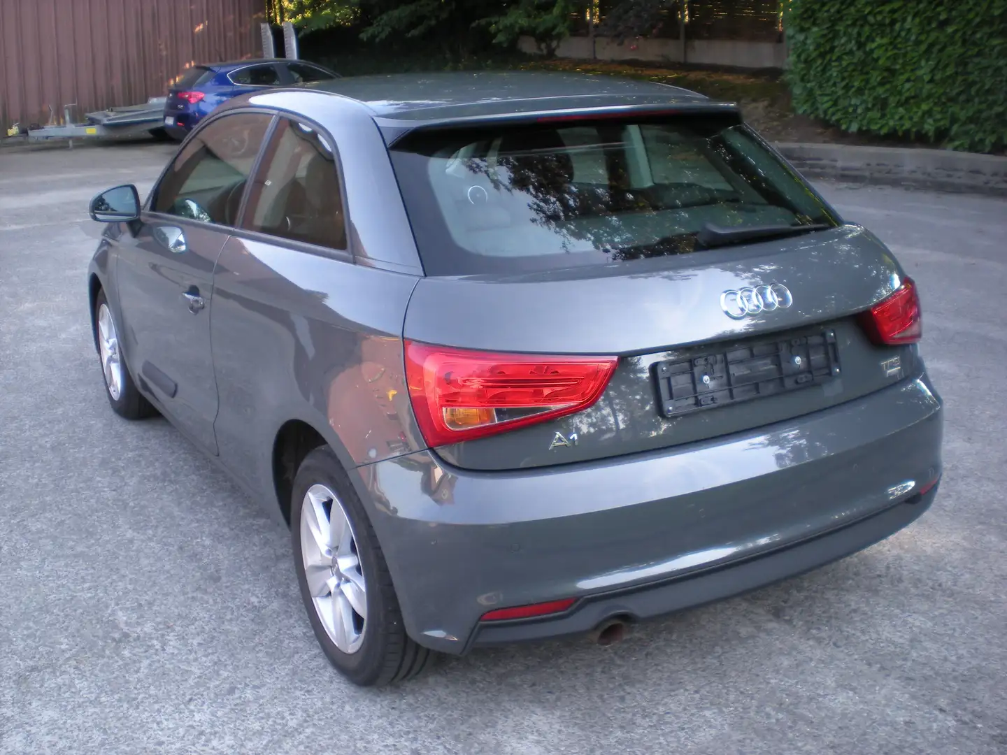 Audi A1 1.0 TSI Grijs - 2