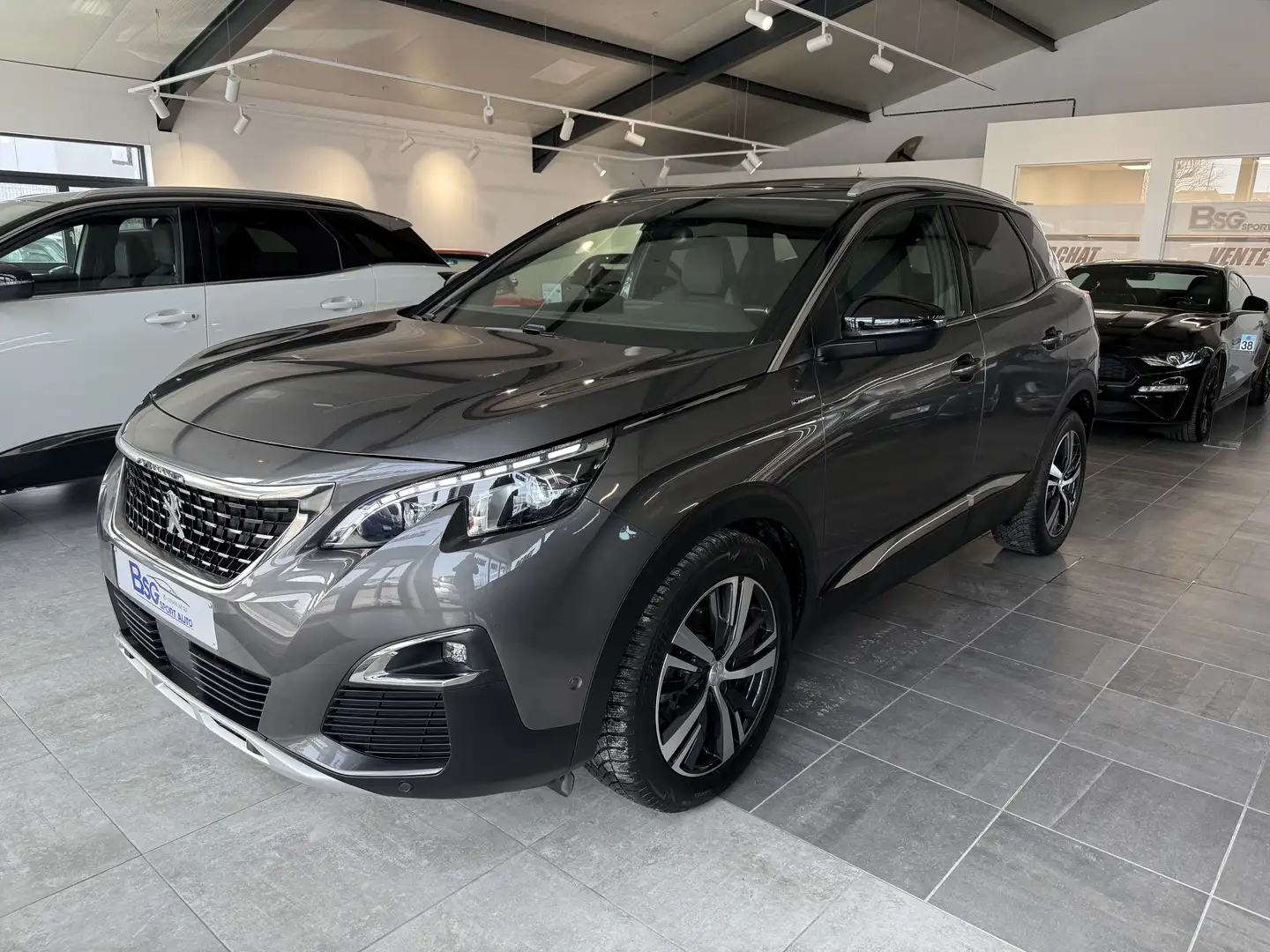 Peugeot 3008 1.2 PureTech GT Line*PANO*GPS*CAMERA*LED*EURO 6d Grau - 1