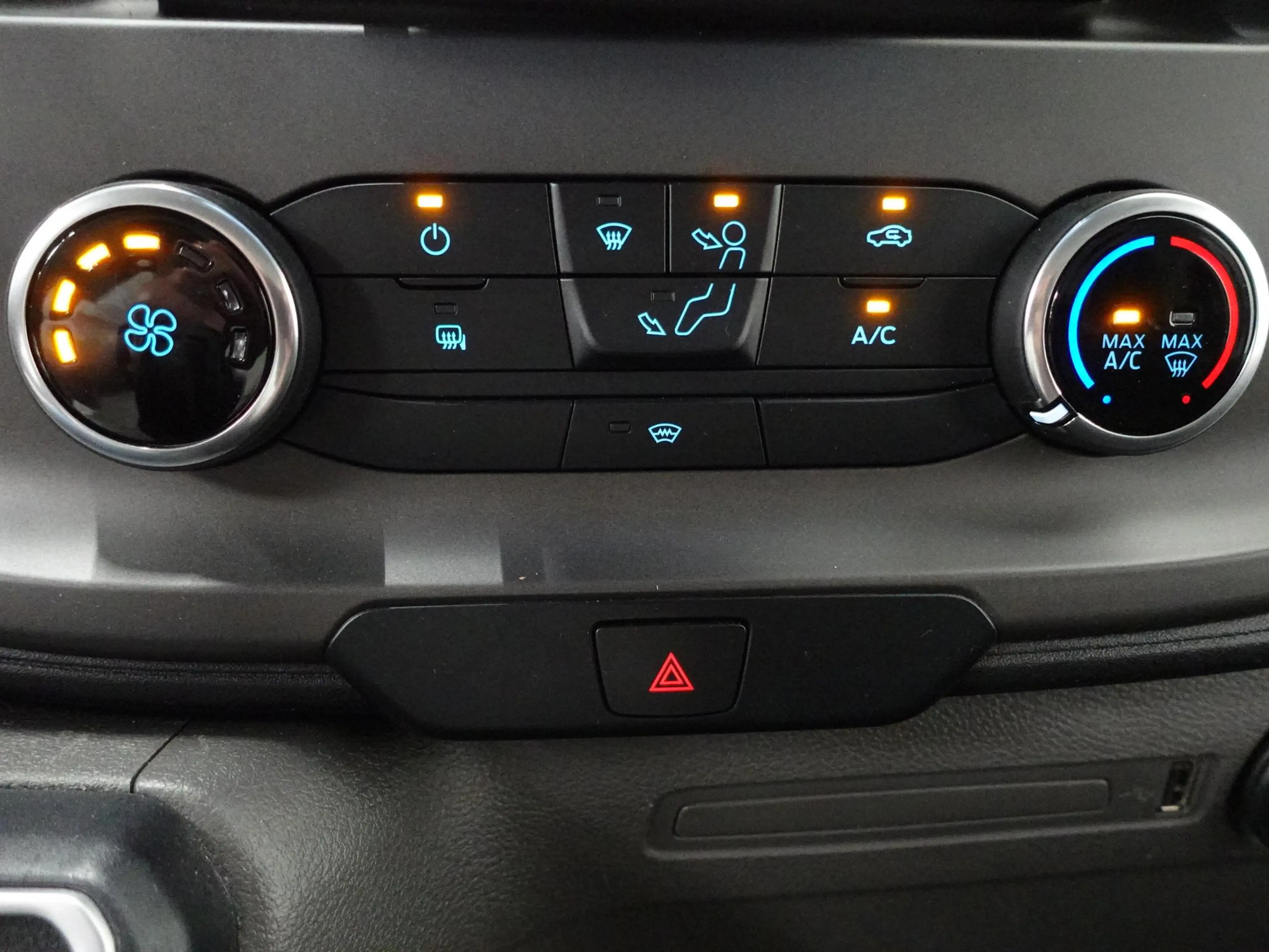 Ford Transit 310 2.0 TDCI L2H2 Trend Automaat Airco Bluetooth C — photo 9