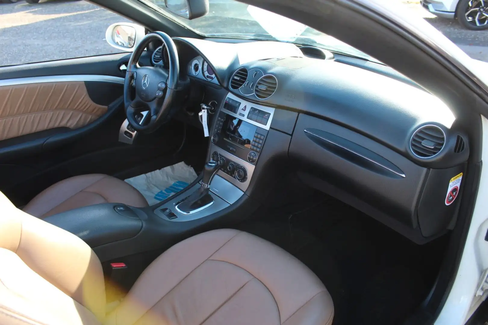 Mercedes-Benz CLK 200 K *AVANTGARDE*LEDER BRAUN*Keyless Go Weiß - 2