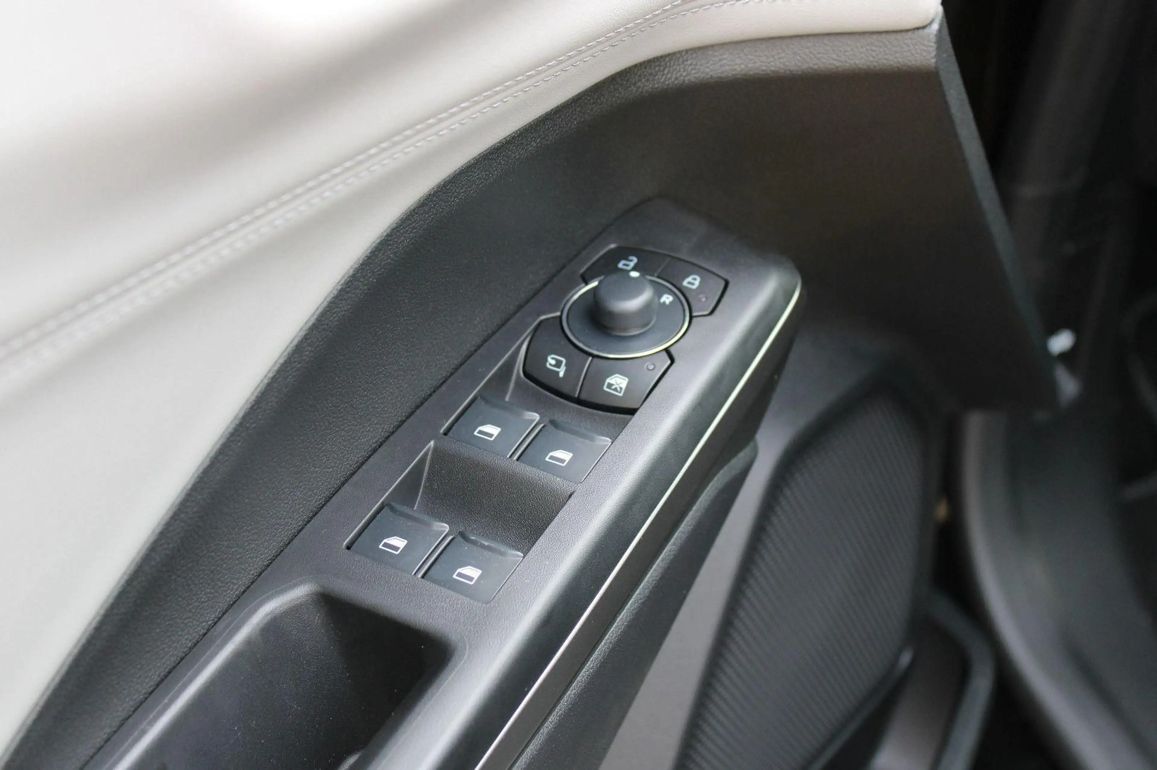 Ford Puma Gen-E 43 kWh Winter & Komfortpaket — photo 9