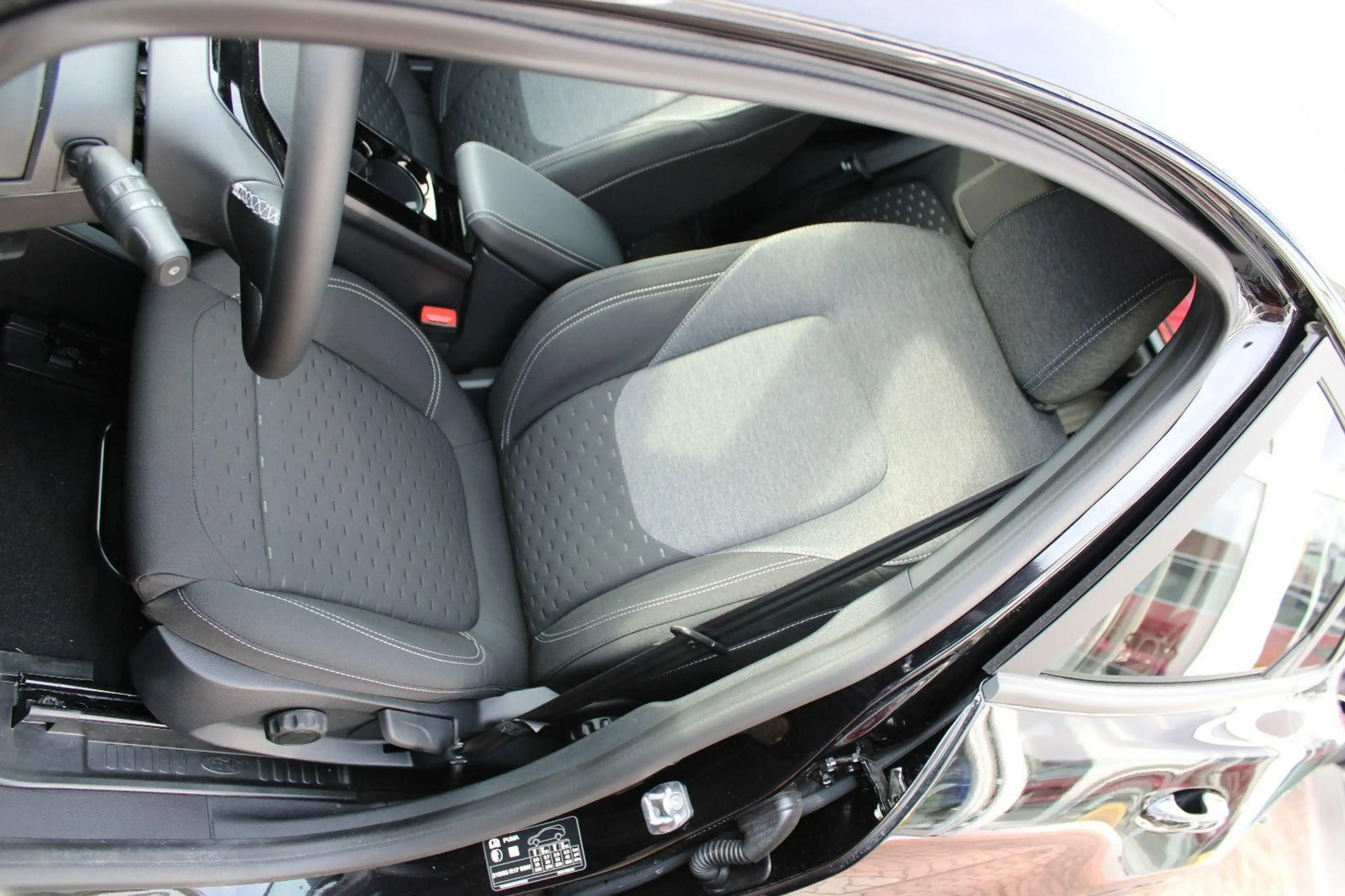 Ford Puma Gen-E 43 kWh Winter & Komfortpaket — photo 8