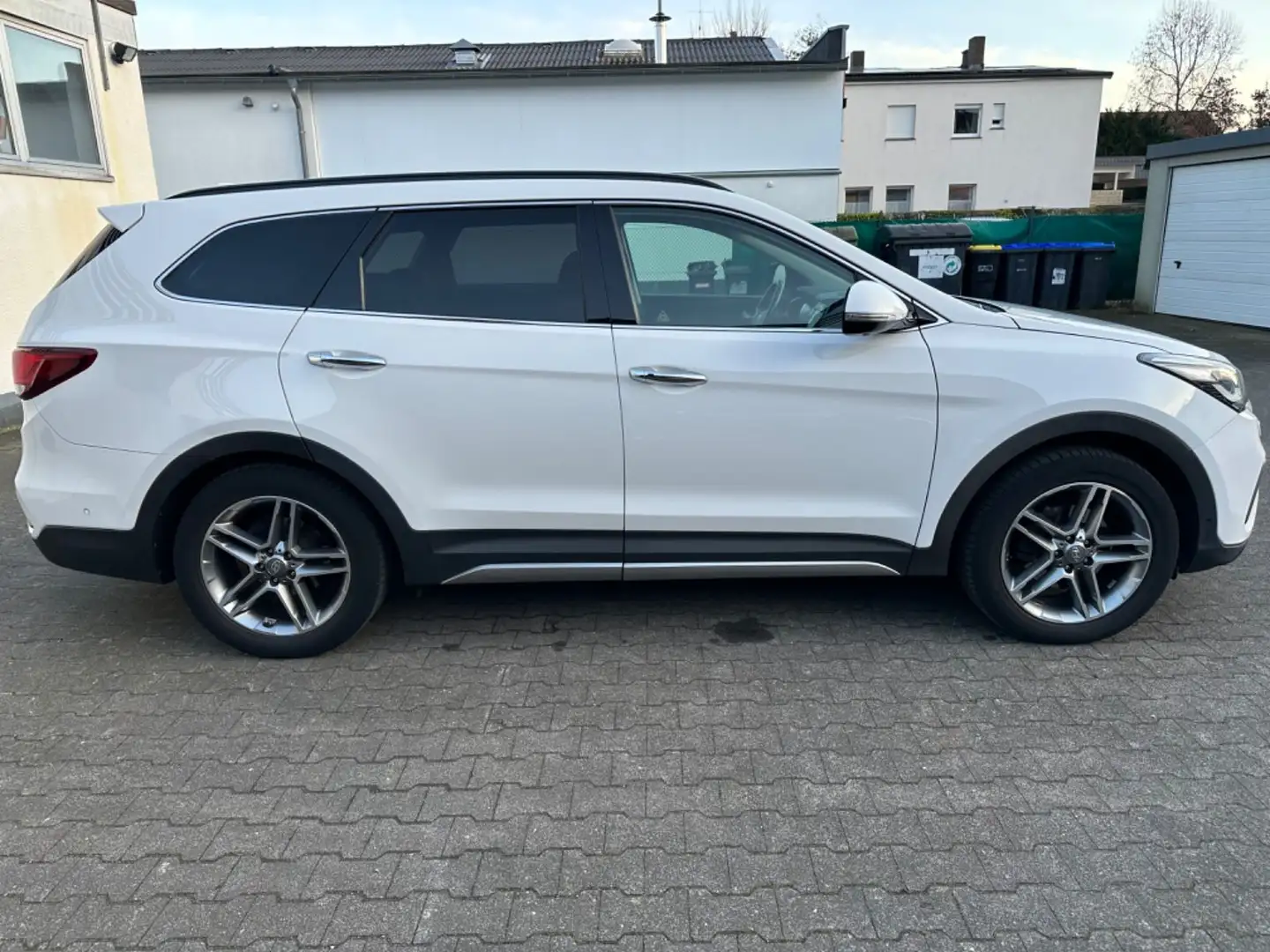 Hyundai Grand Santa Fe blue Premium 4WD ACC|360°|AHK Biały - 2