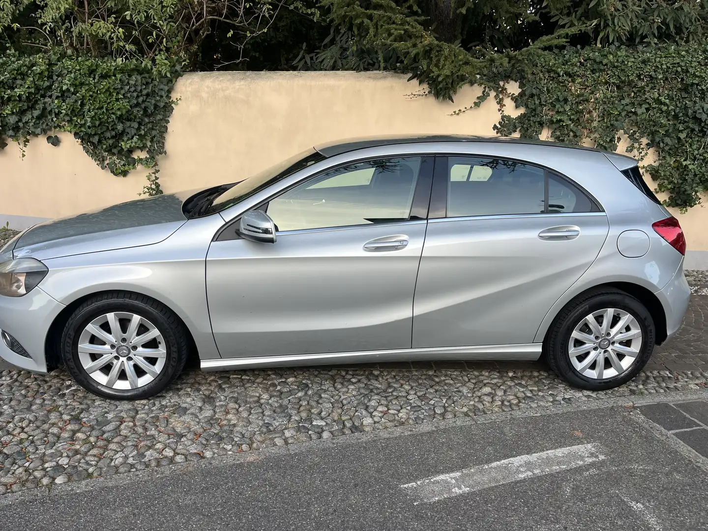 Mercedes-Benz A 180 Classe A - W176 cdi (be) Premium auto Plateado - 1