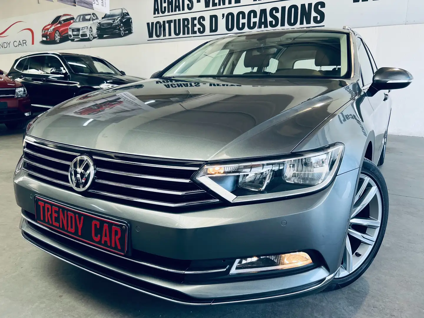 Volkswagen Passat Variant 1.6 TDi Highline+R-Line+NAVI+CAMERA+PANO+CARPASS Gris - 1