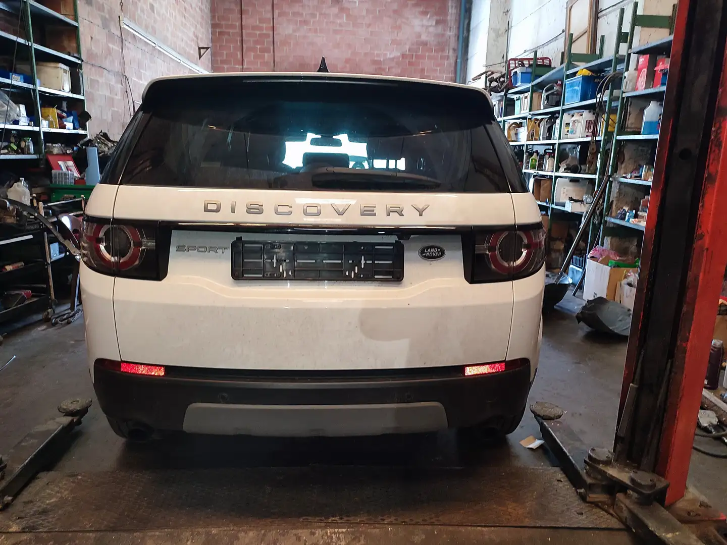 Land Rover Discovery Sport Discovery Sport 2.0 TD4 Urban Series Pure Wit - 2