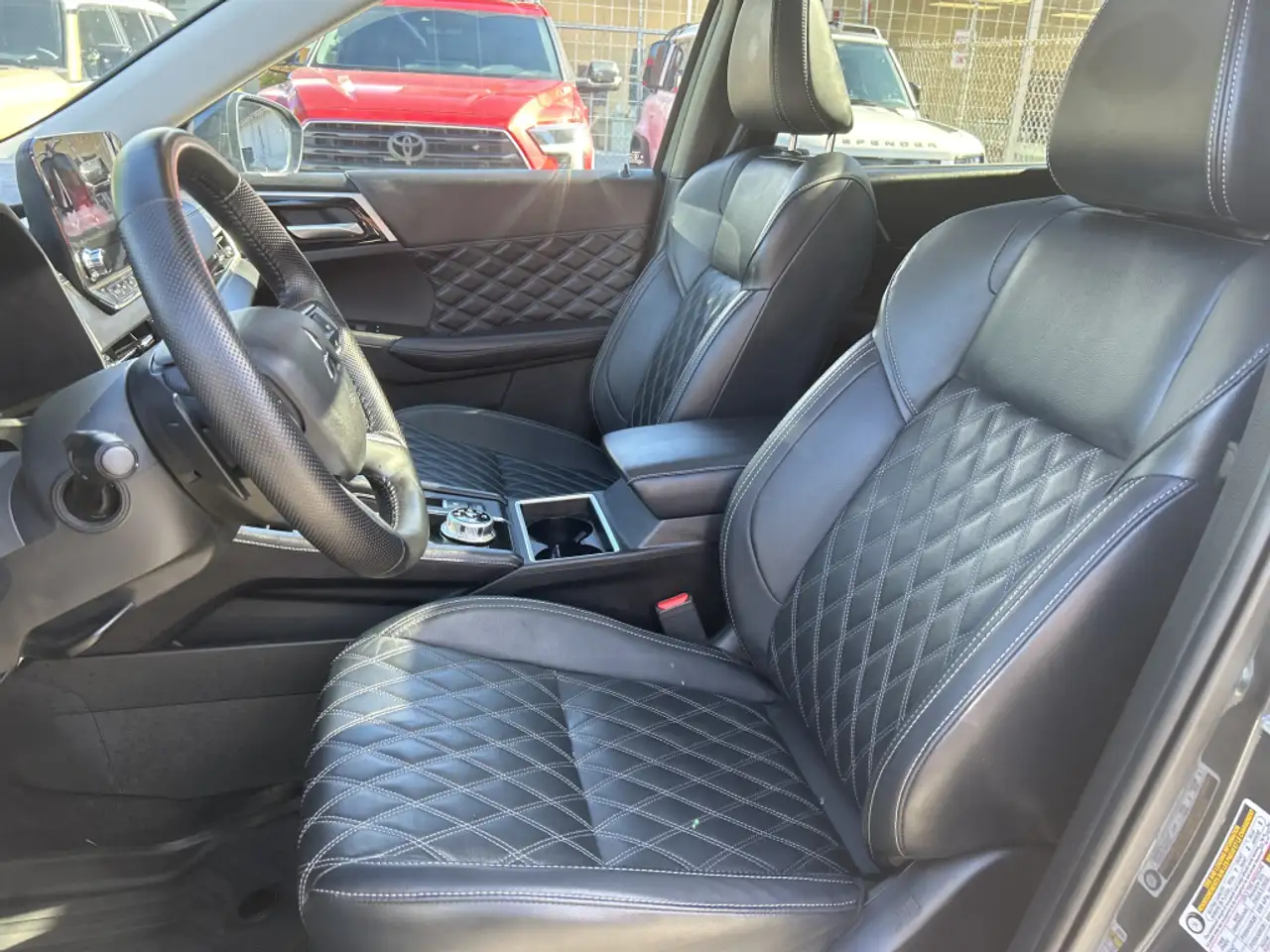 Mitsubishi Outlander photo Mitsubishi Outlander
