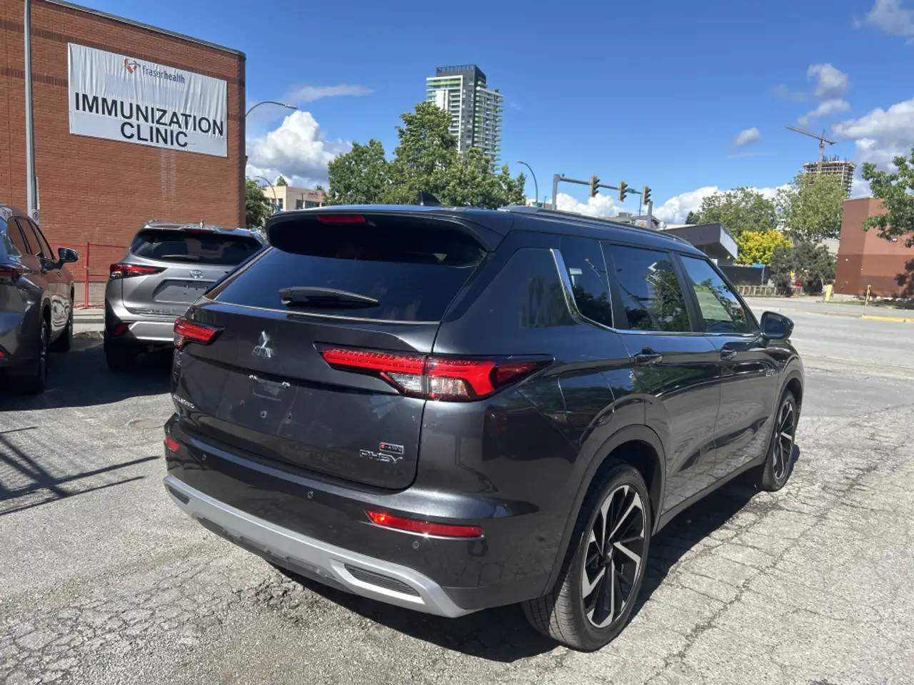 Mitsubishi Outlander photo Mitsubishi Outlander