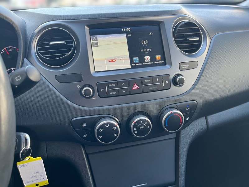 Hyundai i10 1.0 Trend — photo 11