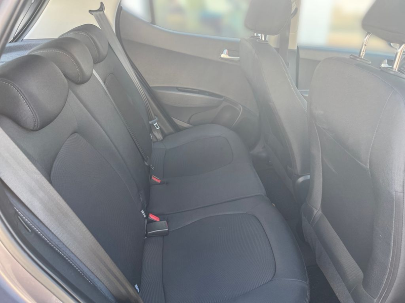Hyundai i10 1.0 Trend — photo 8