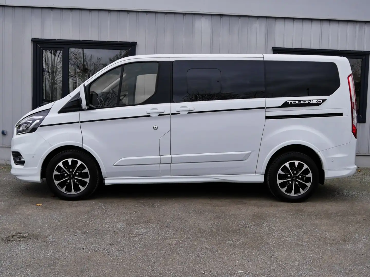 Ford Tourneo Custom Sport 185PS+AHK+Xenon+NAV Klima Xenon Navi bijela - 2