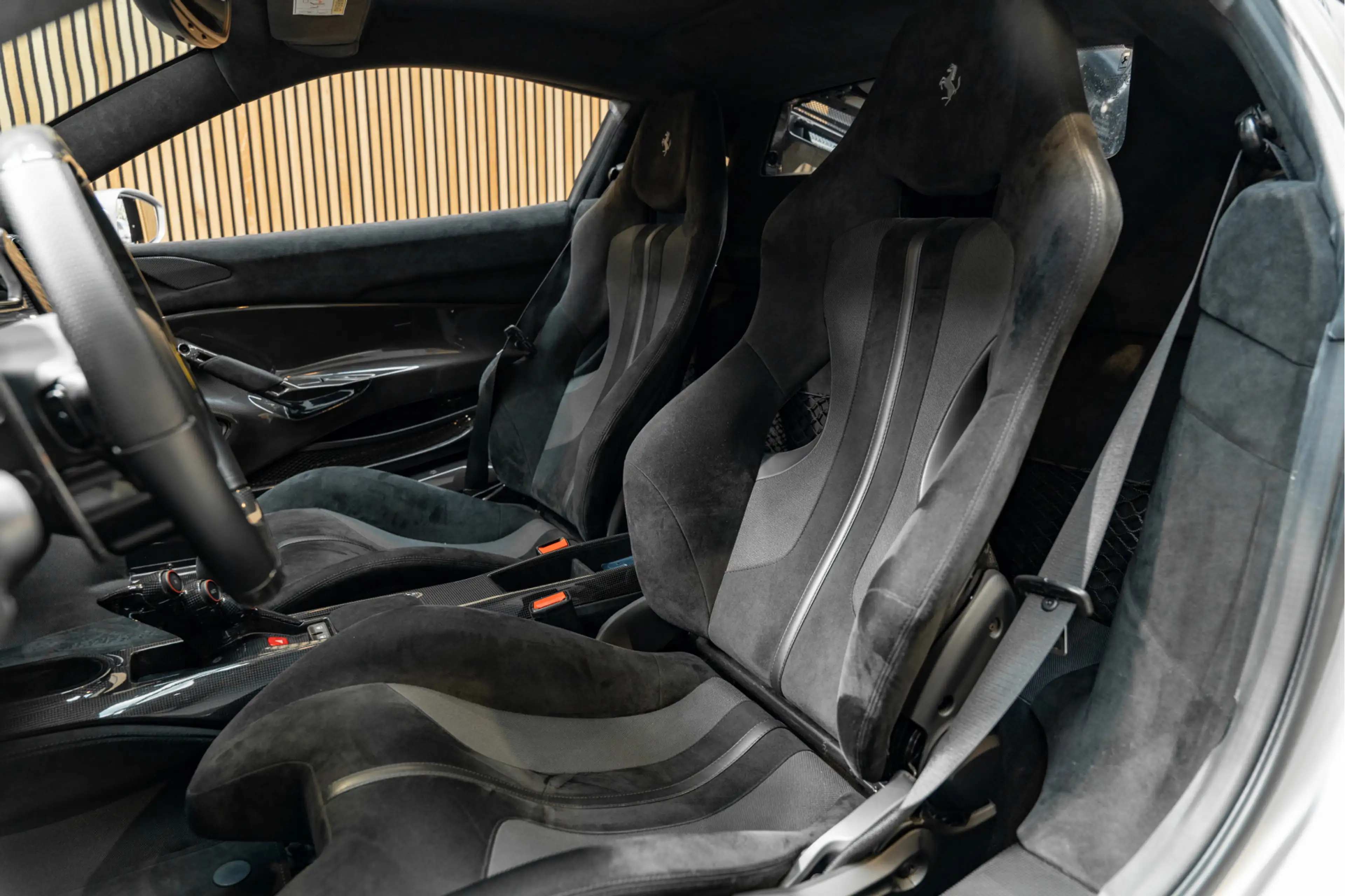 Ferrari 488 Pista HELE Lift Carbon Painted Stripes 3.9 Pista H — photo 9
