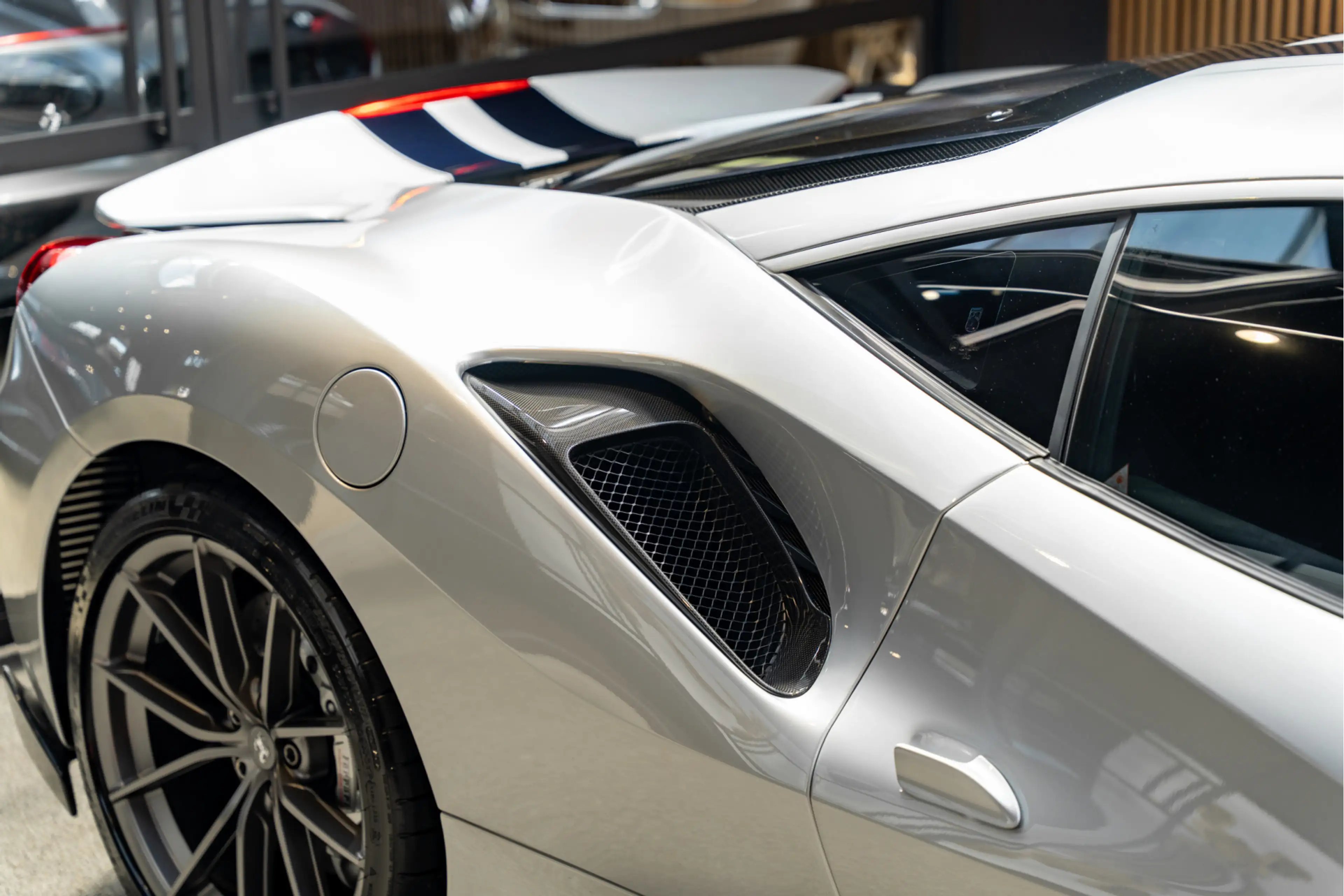 Ferrari 488 Pista HELE Lift Carbon Painted Stripes 3.9 Pista H — photo 17