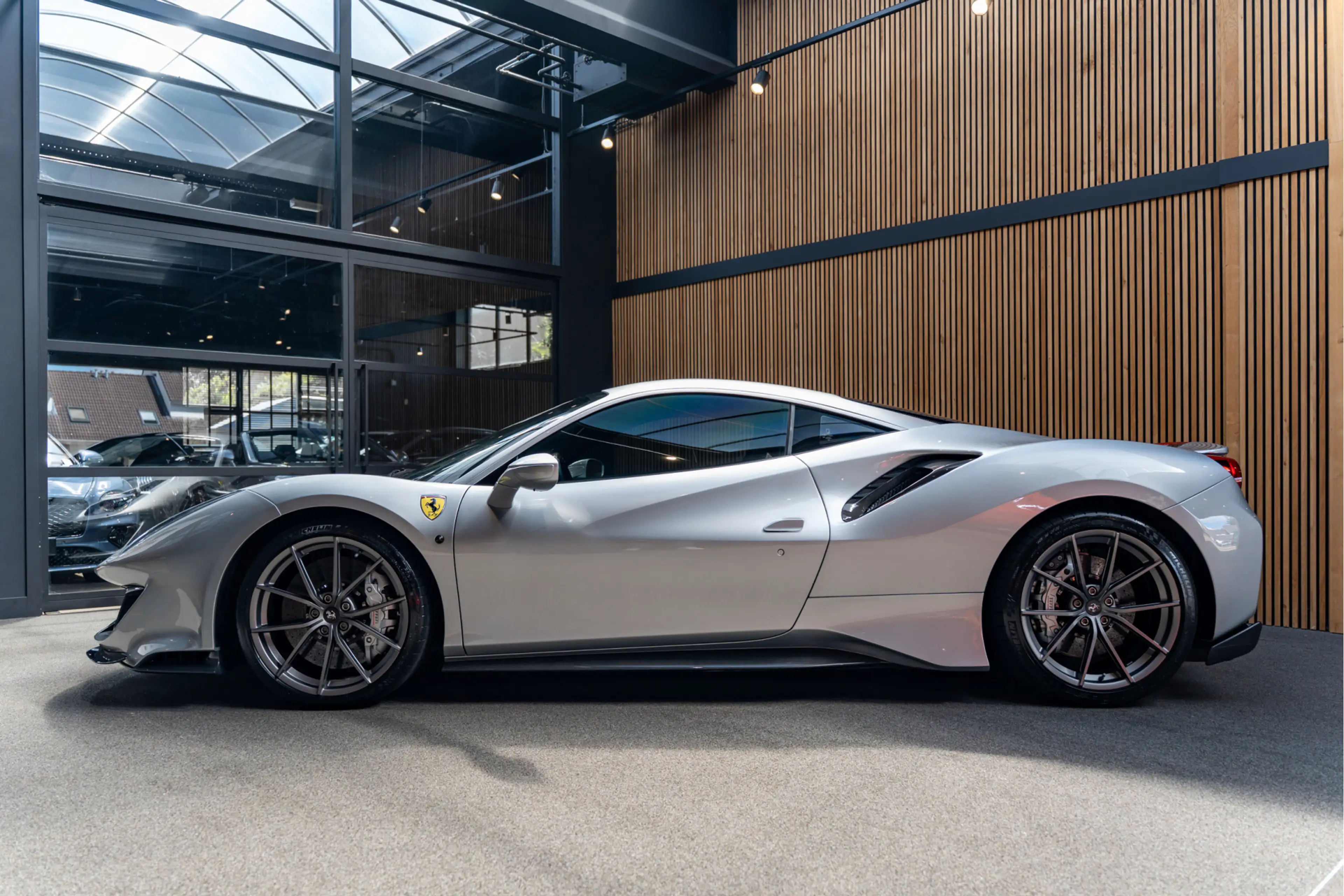 Ferrari 488 Pista HELE Lift Carbon Painted Stripes 3.9 Pista H — photo 3