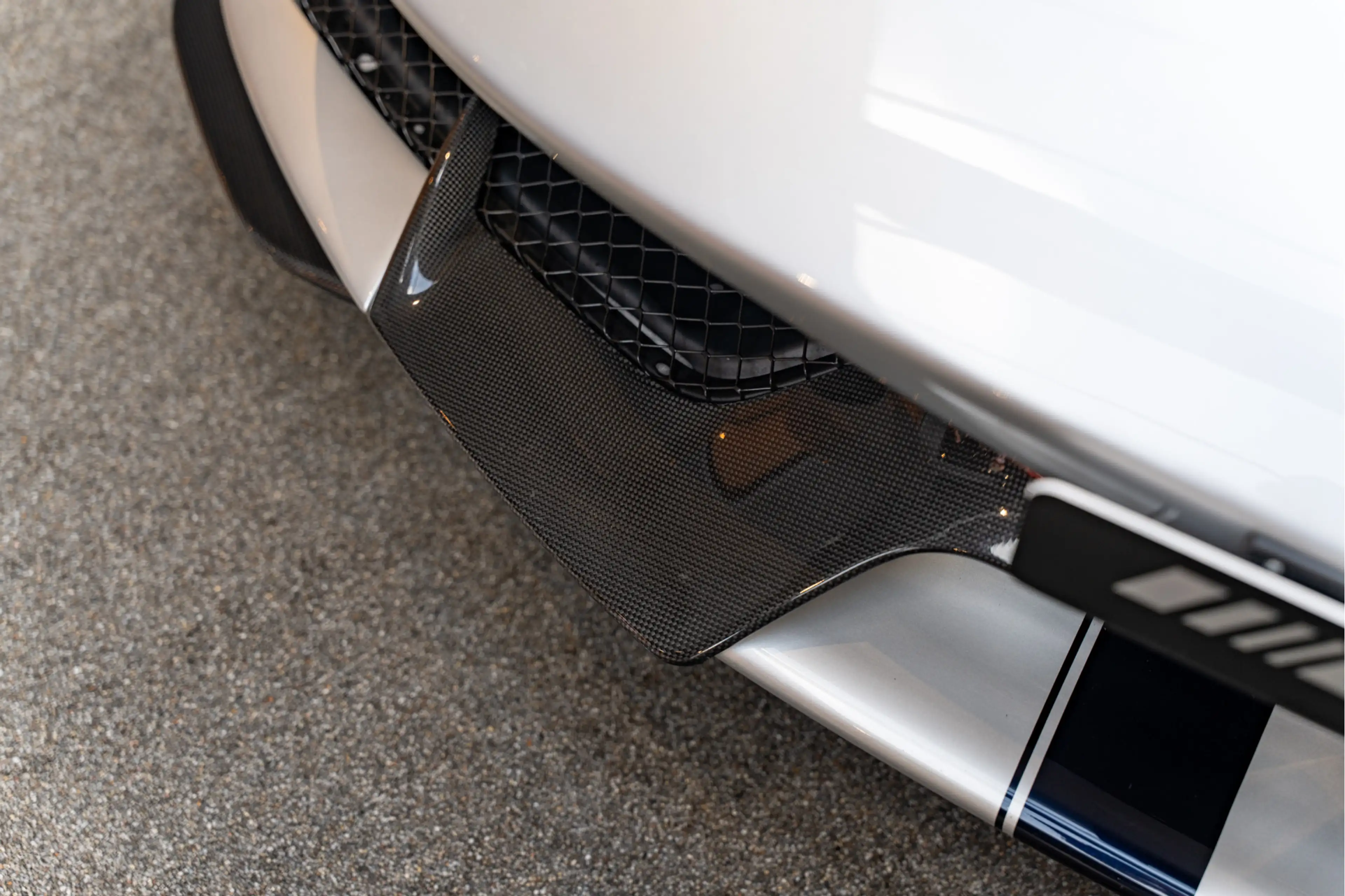 Ferrari 488 Pista HELE Lift Carbon Painted Stripes 3.9 Pista H — photo 19