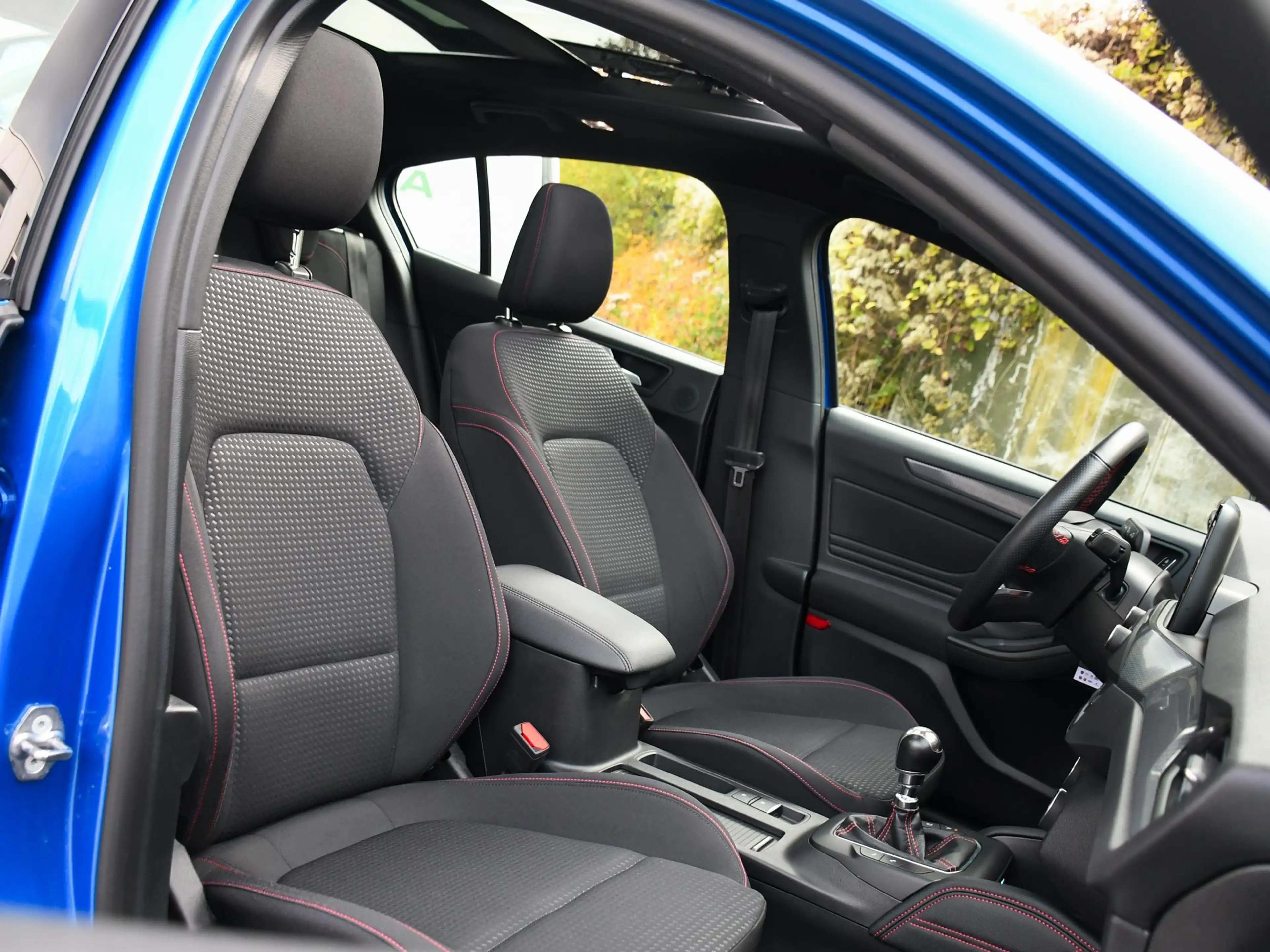 Ford Focus ST Line Business 1.0 EcoBoost 125pk PANO | CRUISE. — photo 11