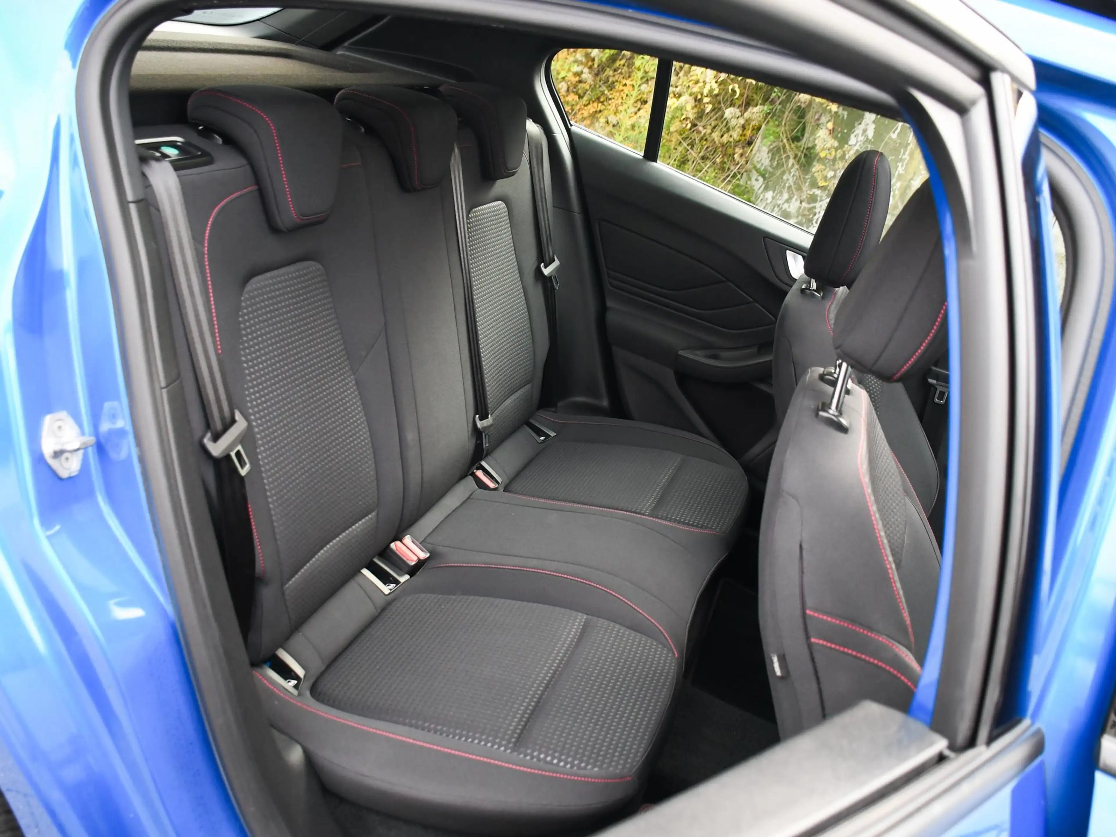 Ford Focus ST Line Business 1.0 EcoBoost 125pk PANO | CRUISE. — photo 13