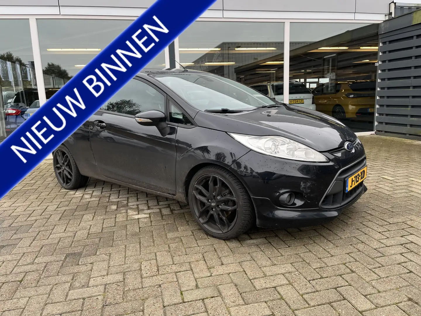 Ford Fiesta 1.4 Ghia LMV / Sportstoelen / Clima / Multimedia Schwarz - 1