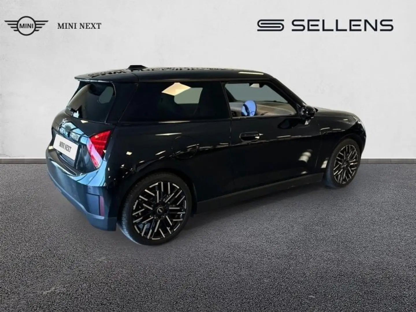 MINI Cooper E 184ch Favoured Чёрный - 2