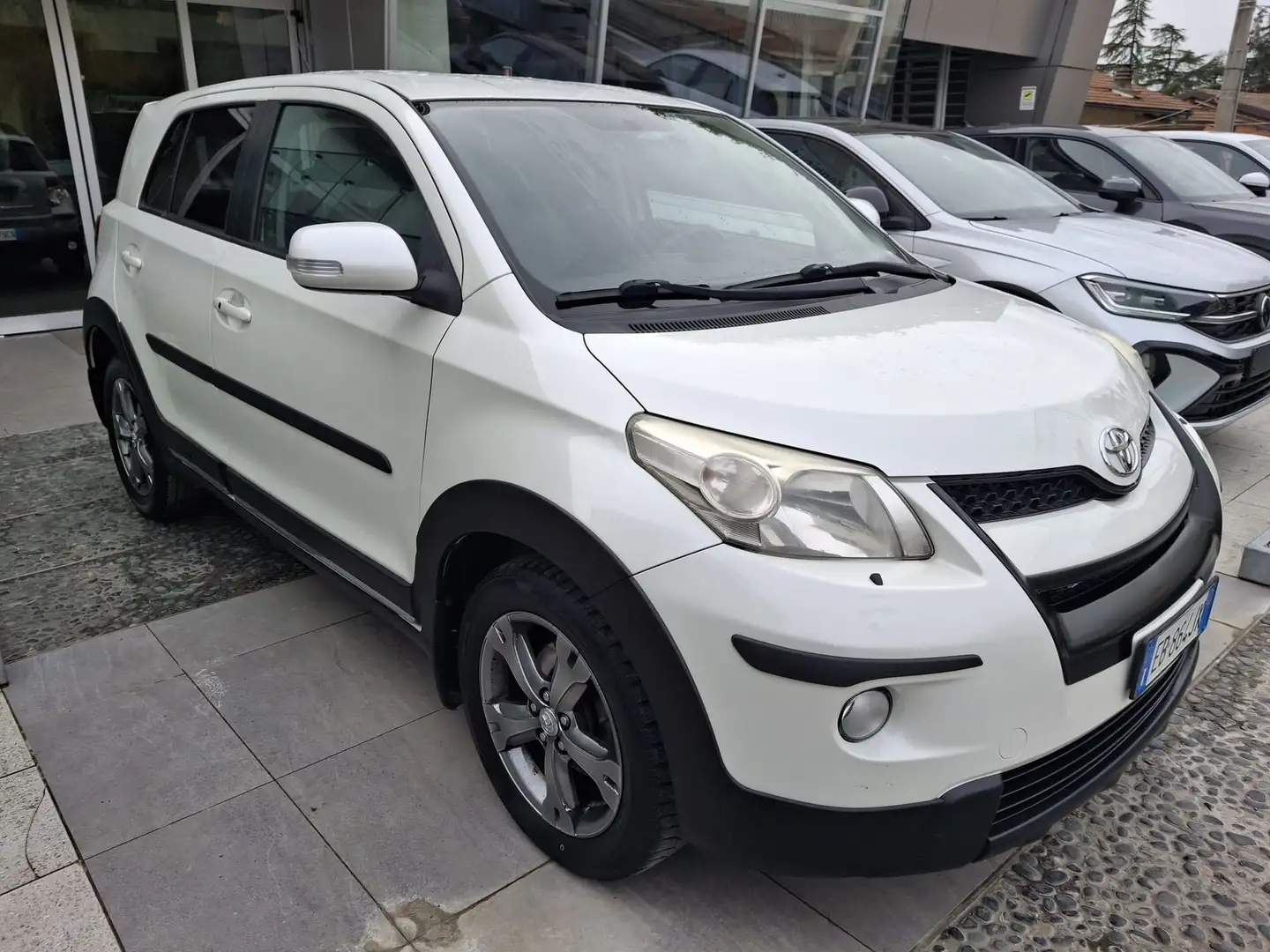 Toyota Urban Cruiser Urban Cruiser 1.4 D-4D AWD Luxury Alb - 1