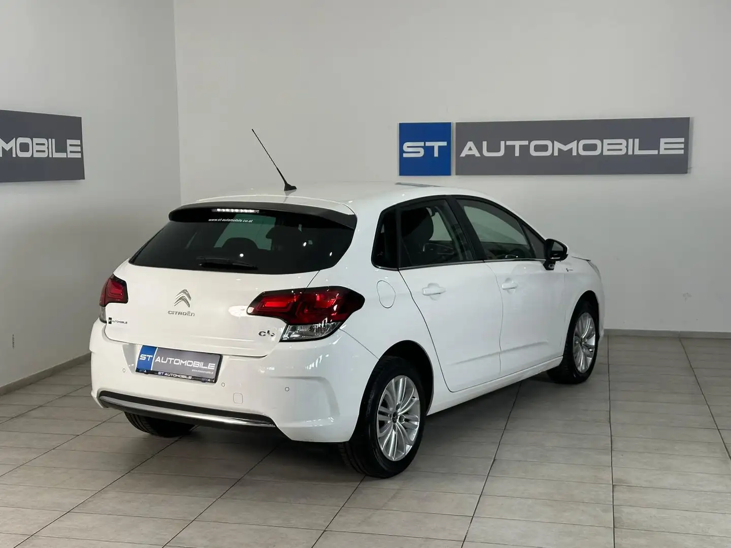 Citroen C4 1.6 Blue-HDi Feel Aut. // SHZ // KLIMAAUTOMATIK Weiß - 2